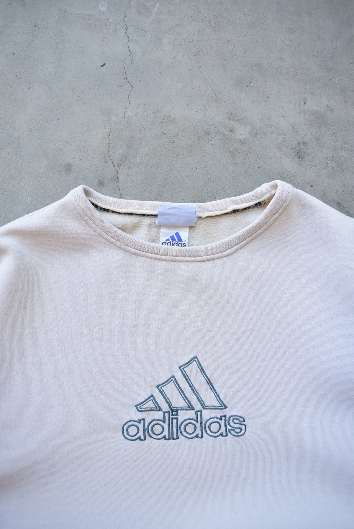 Adidas Cream Embroidered Spellout Crewneck — 1990s (L) - Retrospective Store