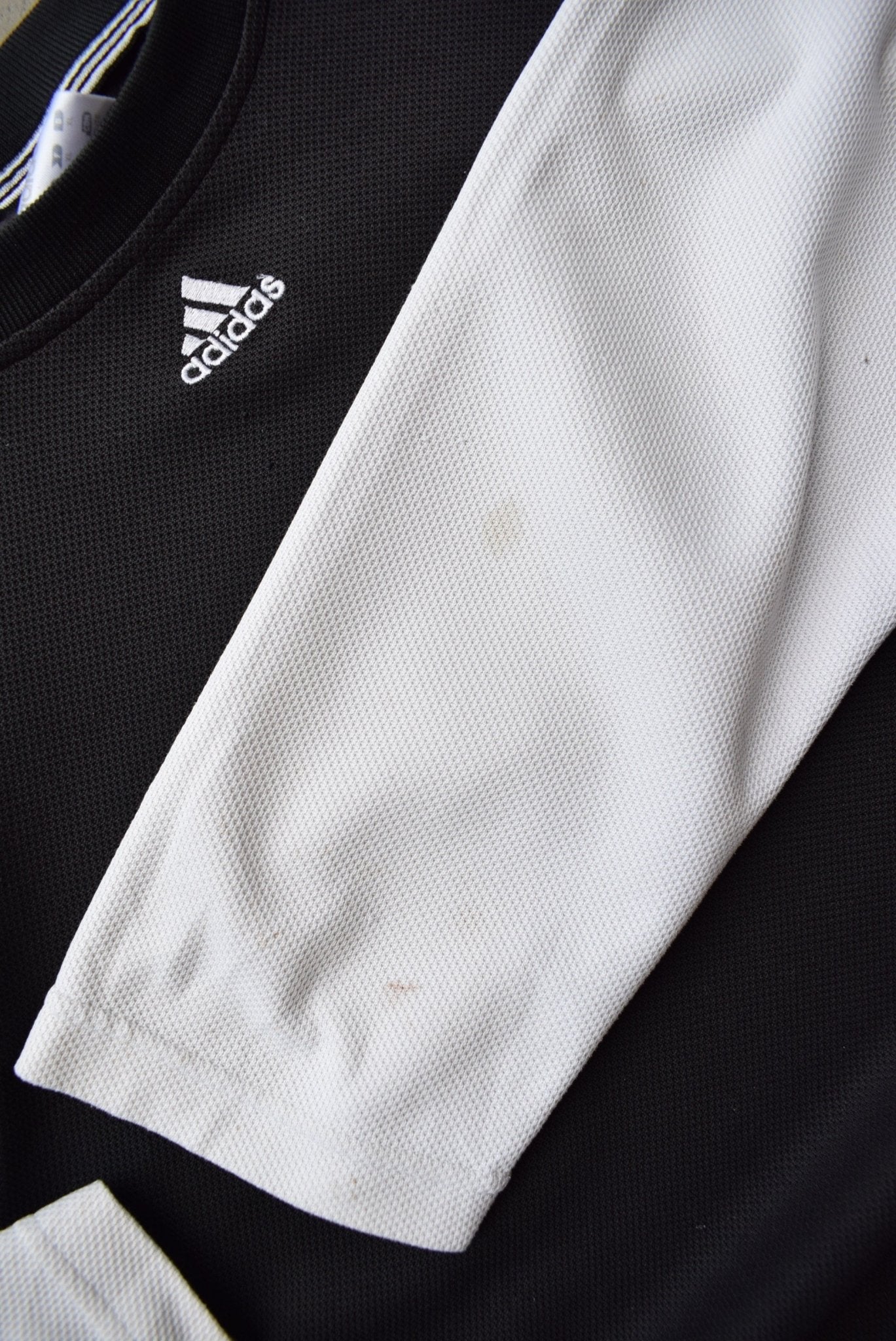 Adidas White & Black Embroidered Logo Long Sleeve Tee — 2000s (XL) - Retrospective Store