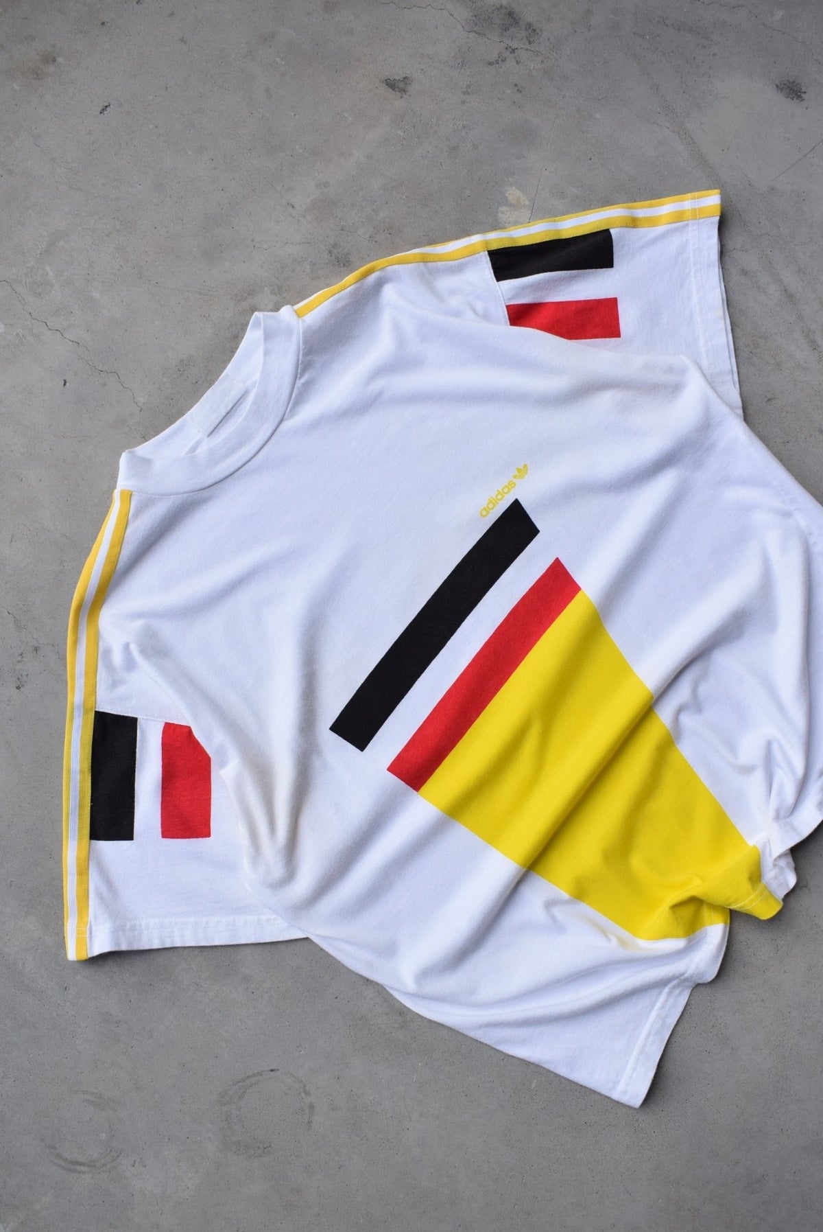 Adidas White Spellout Tee — 1990s (M) - Retrospective Store