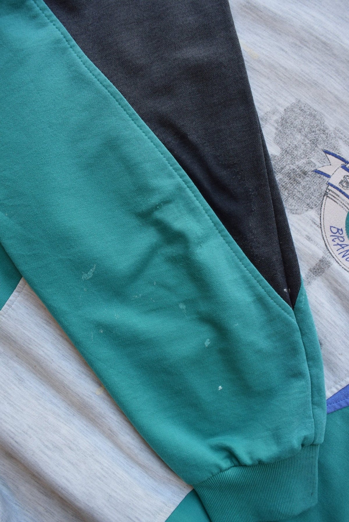 Adidas Worldwide Sports Grey & Green Graphic Crewneck — 1990s (L) - Retrospective Store