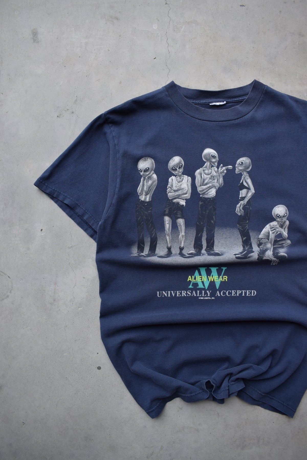 Alien Wear Navy Graphic Tee — 1996 (L) - Retrospective Store