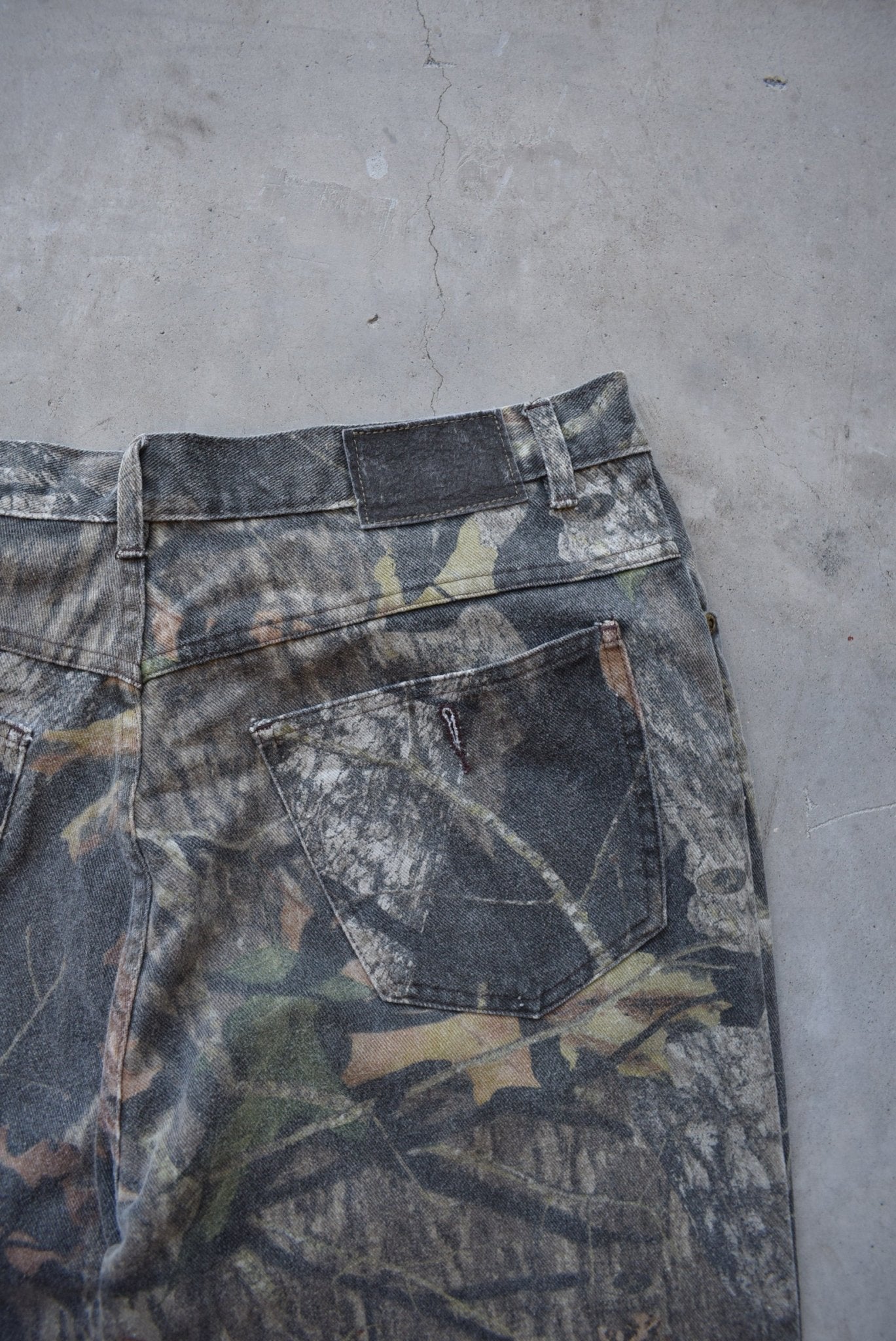 Cabelas Outdoor Realtree Pants — 2000s (36) - Retrospective Store