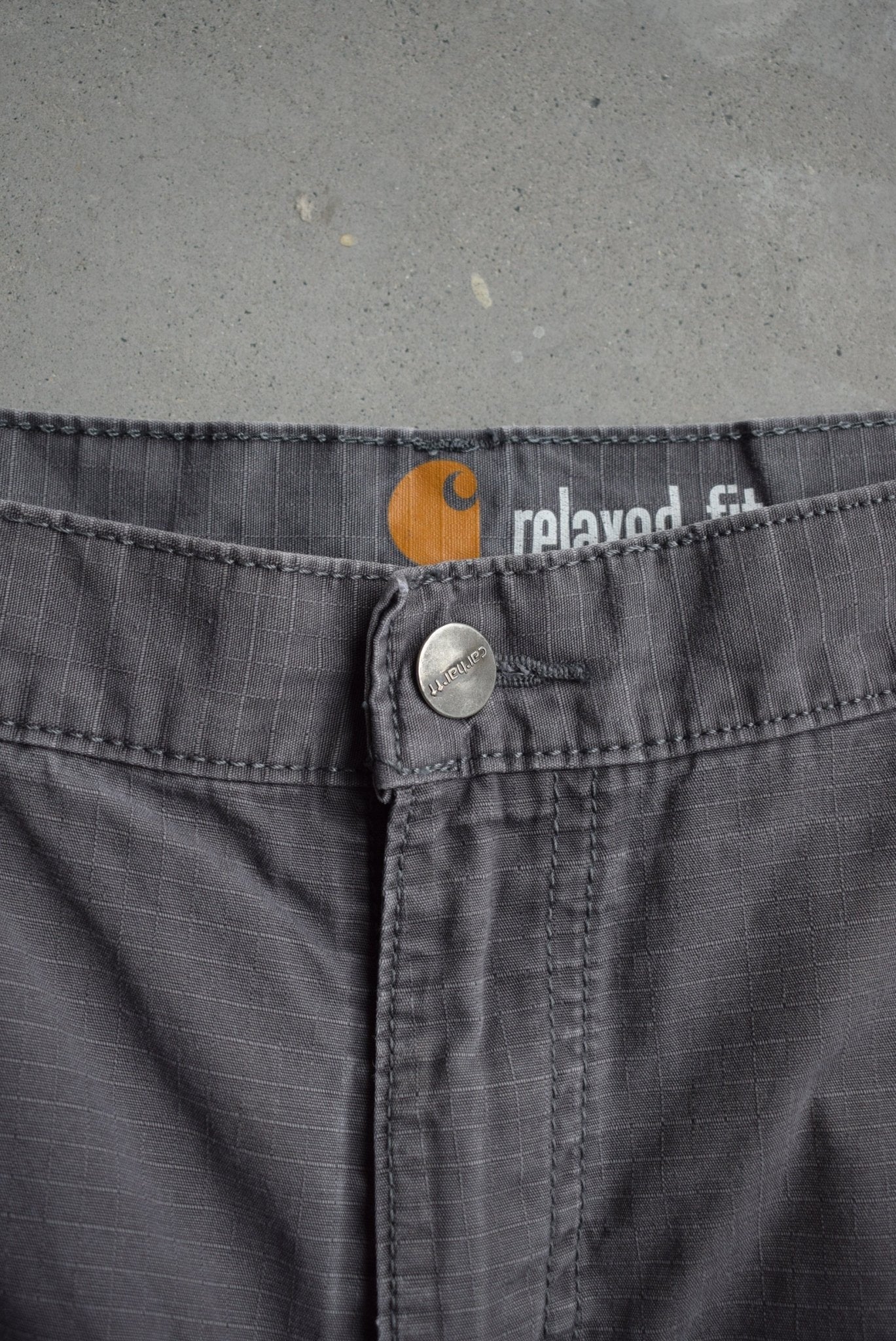 Carhartt Cargo Shorts — 2000s (38) - Retrospective Store