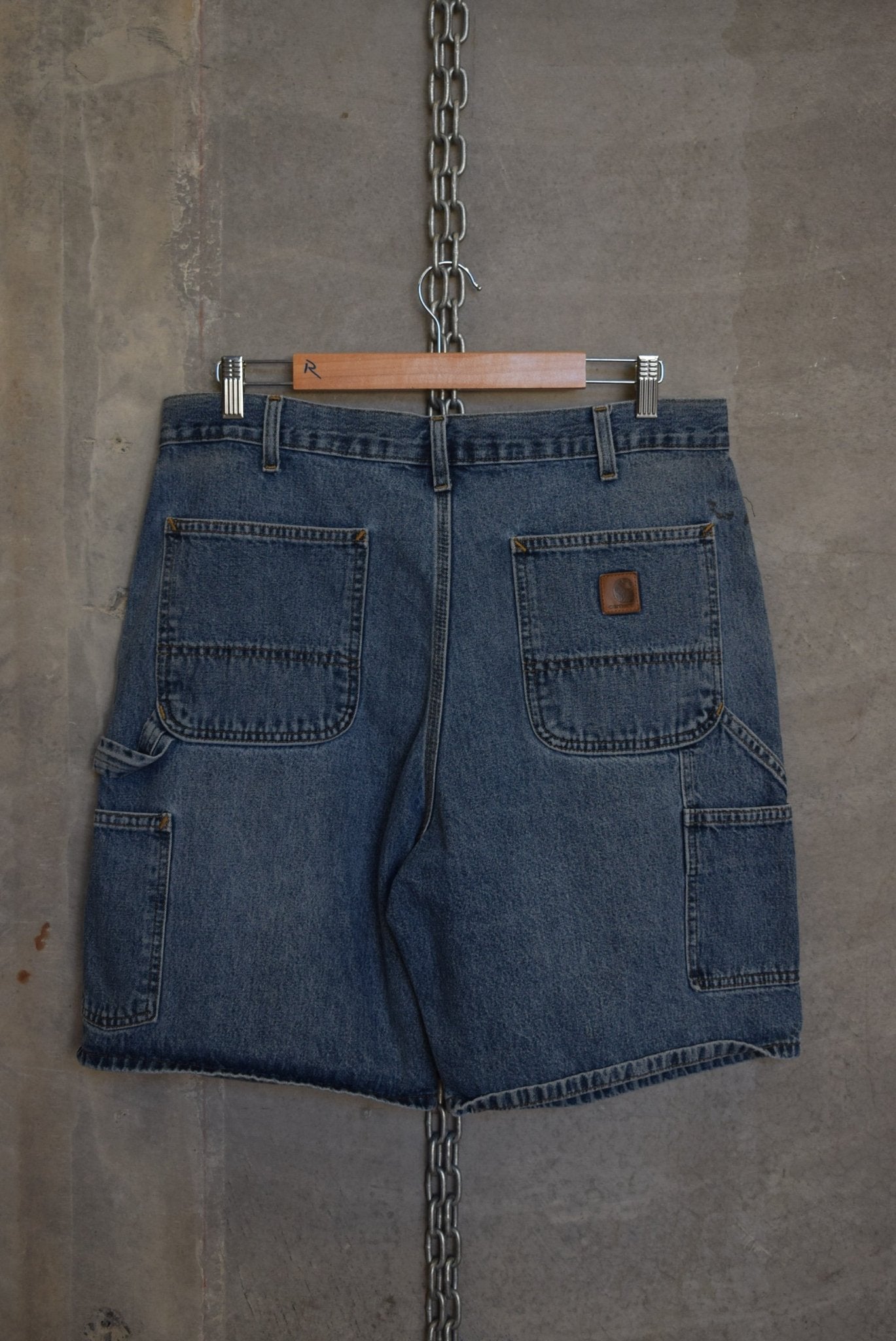 Carhartt Carpenter Shorts — 2000s (36) - Retrospective Store