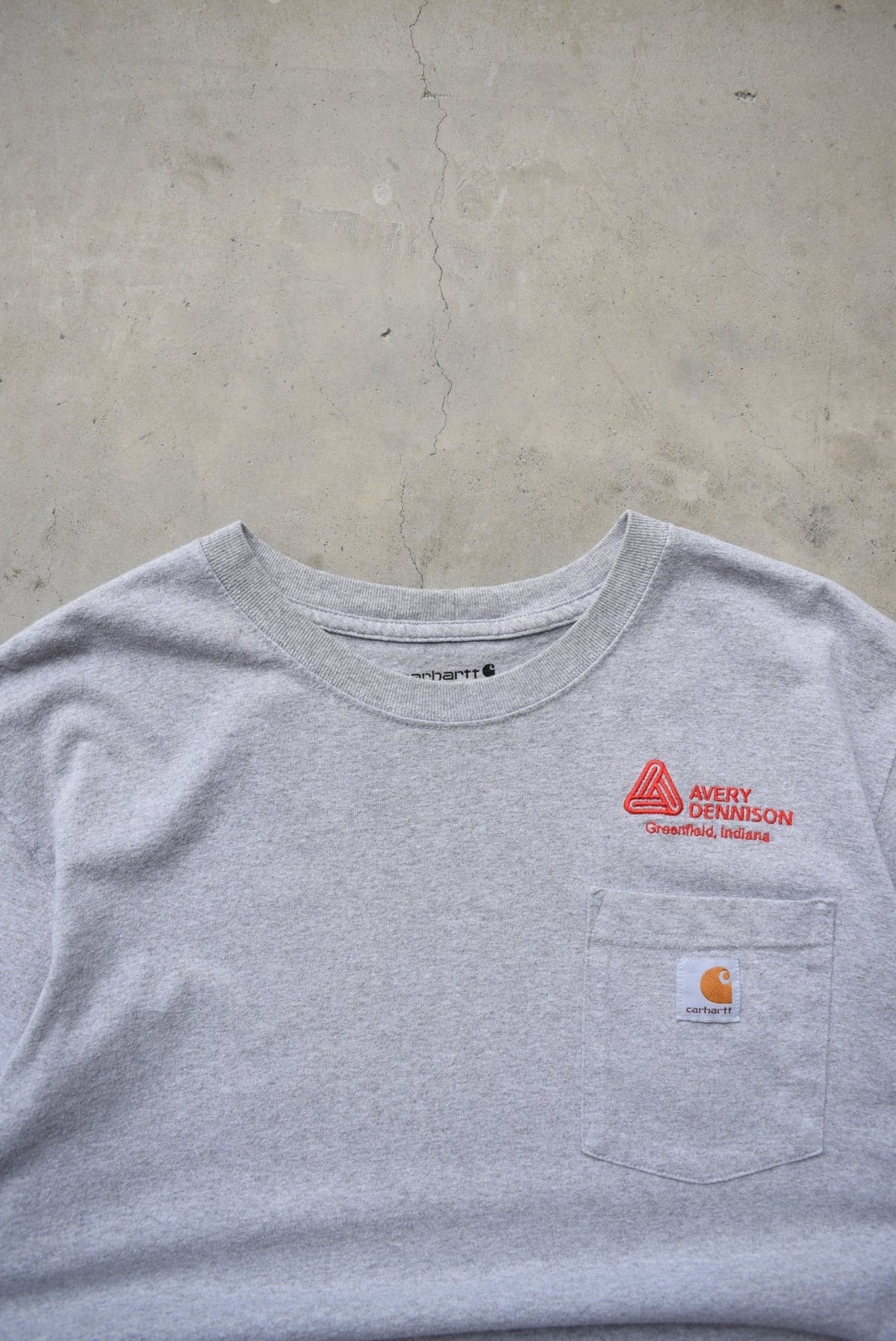 Carhartt Grey Classic Logo Pocket Tee — 2000s (L) - Retrospective Store