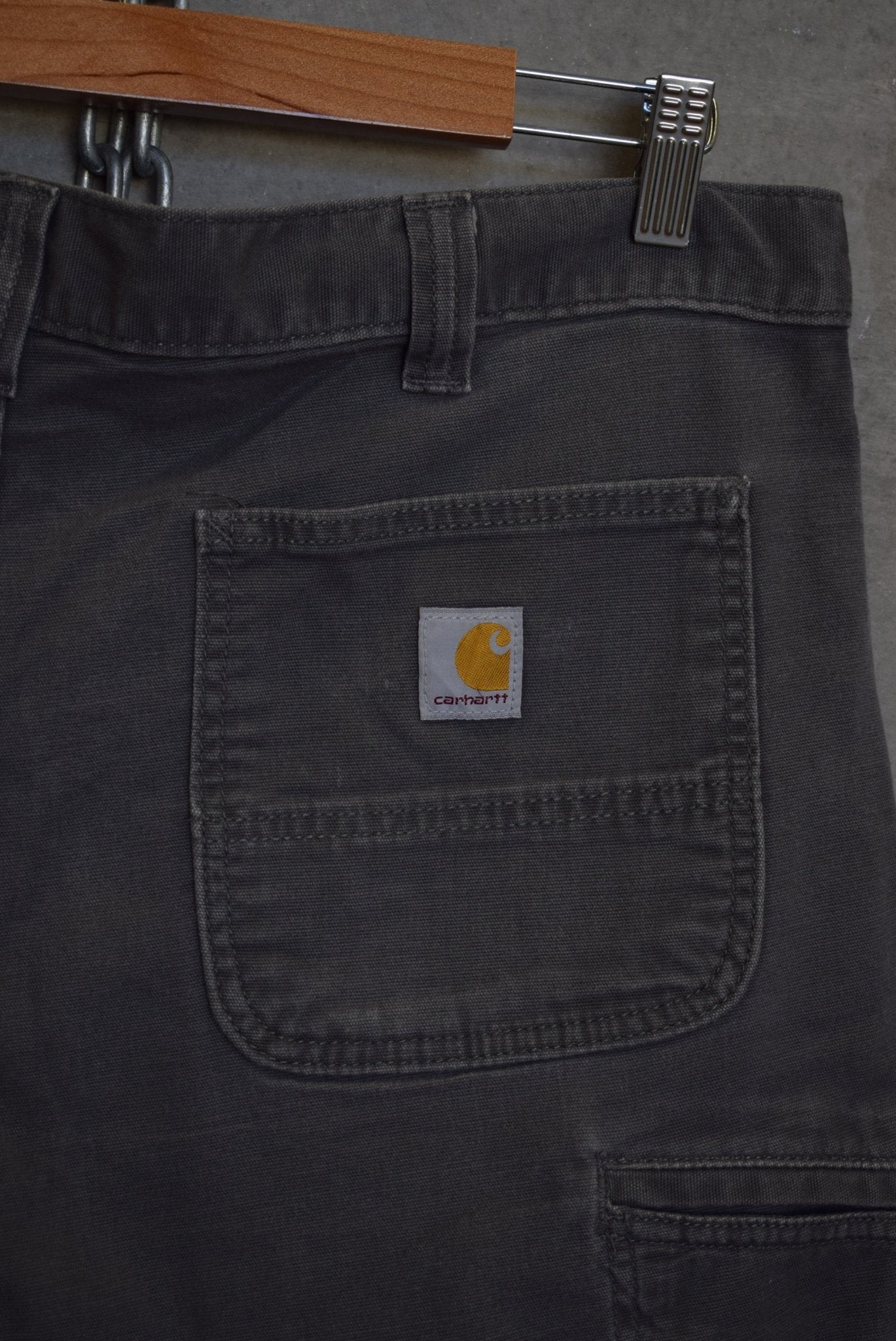 Carhartt Workwear Shorts — 2000s (36) - Retrospective Store