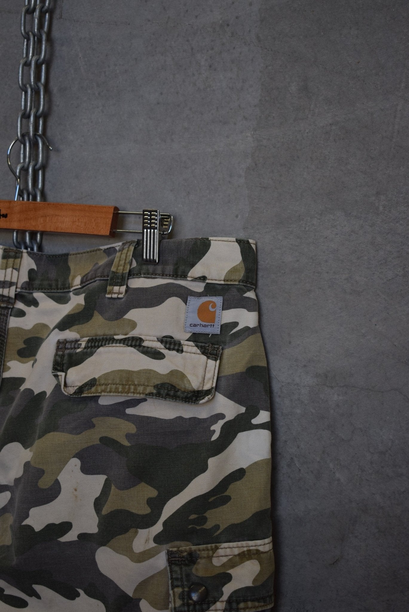 Carhartt Workwear Shorts — 2000s (38) - Retrospective Store