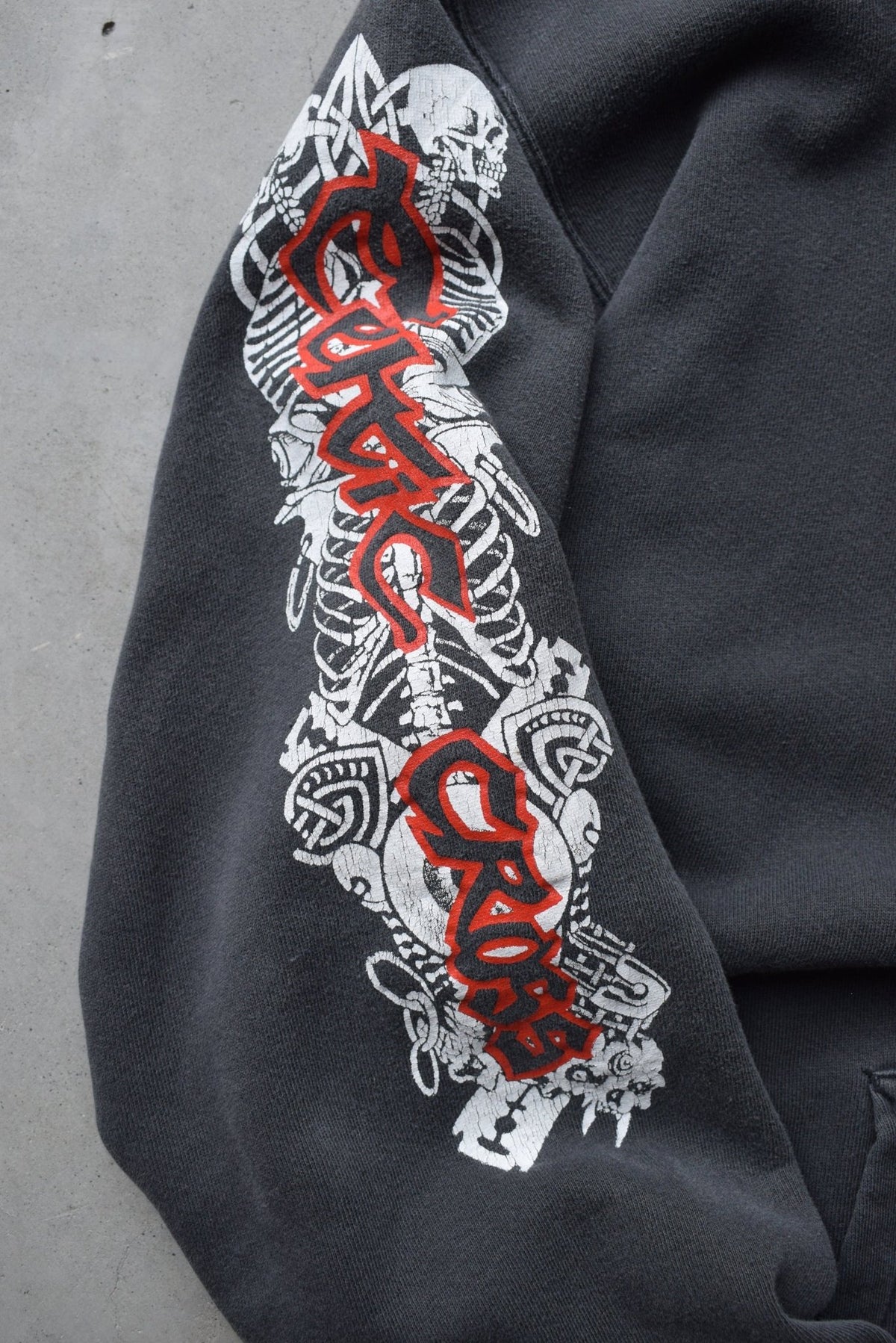 Celtic Cross Black Graphic Hoodie — 2000s (XL) - Retrospective Store