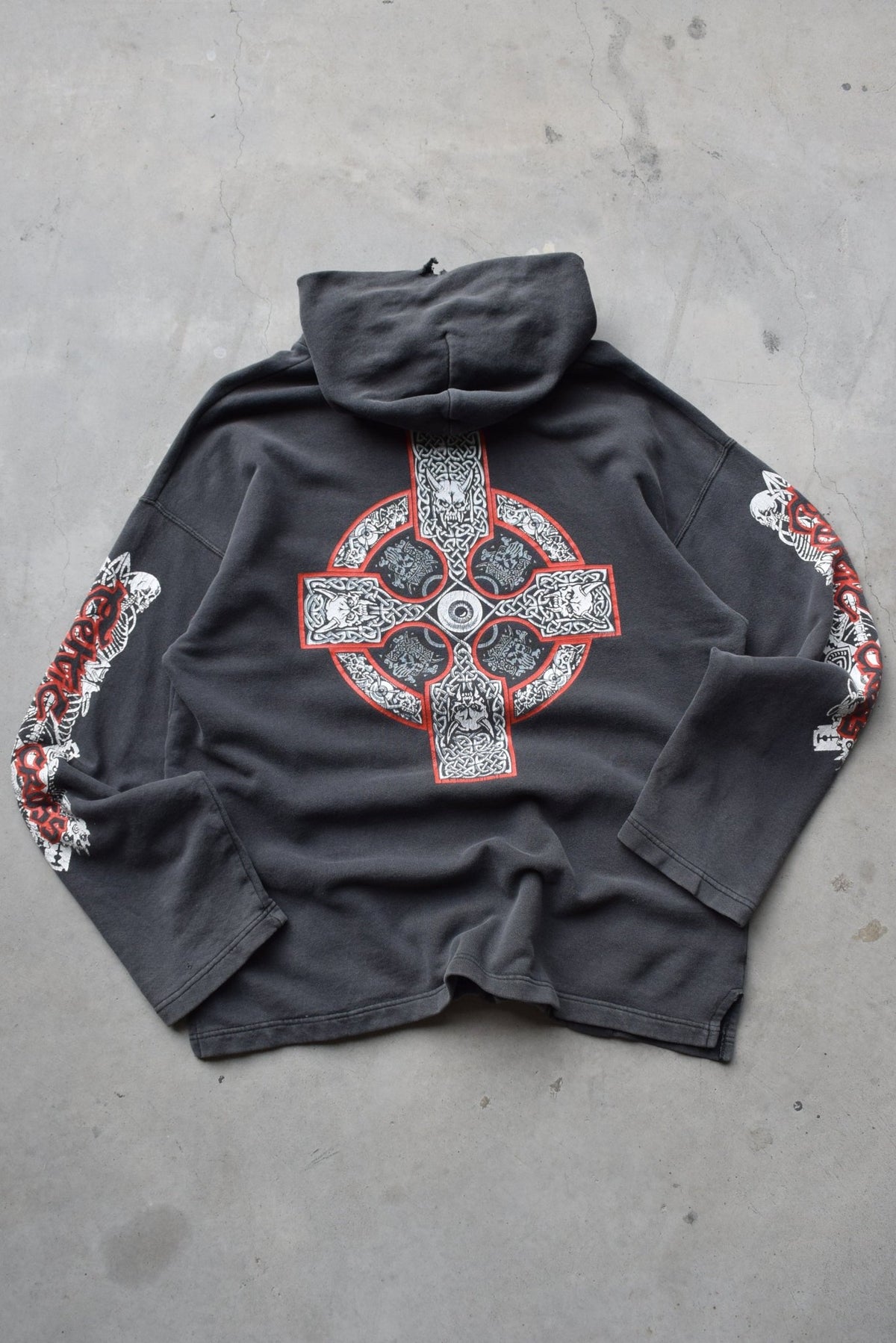 Celtic Cross Black Graphic Hoodie — 2000s (XL) - Retrospective Store