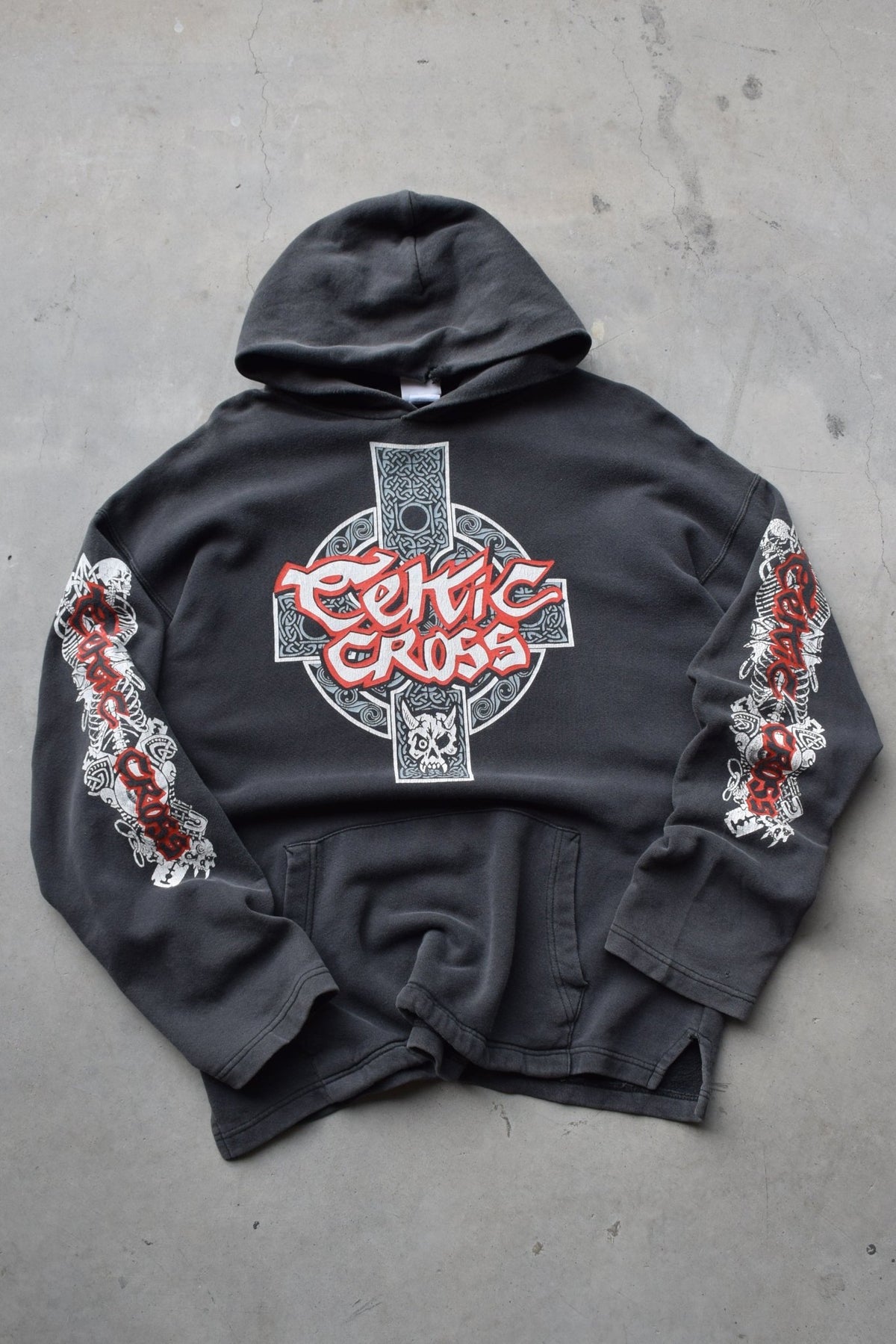 Celtic Cross Black Graphic Hoodie — 2000s (XL) - Retrospective Store