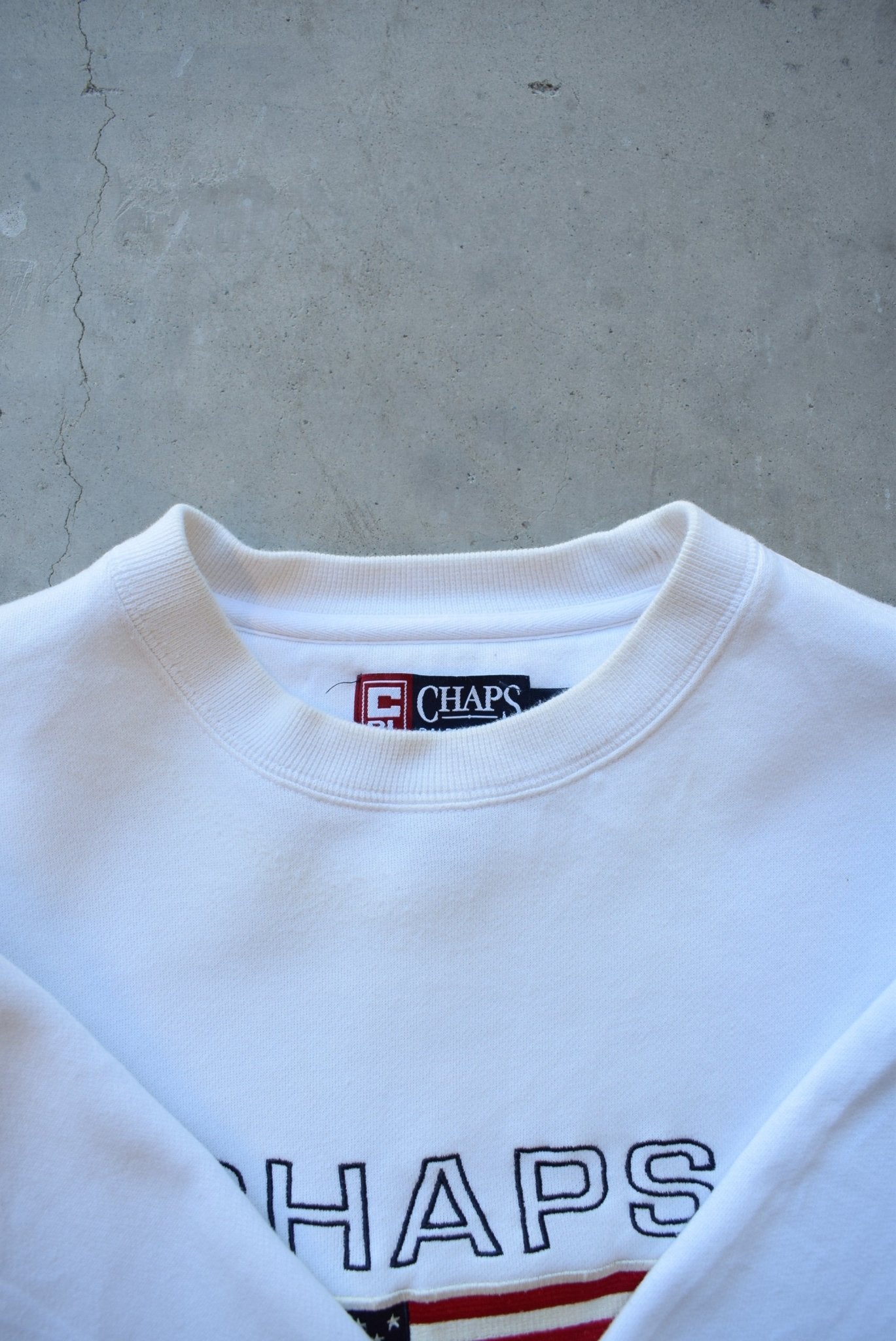 Chaps Ralph Lauren White Embroidered Spellout Crewneck — 2000s (L) - Retrospective Store