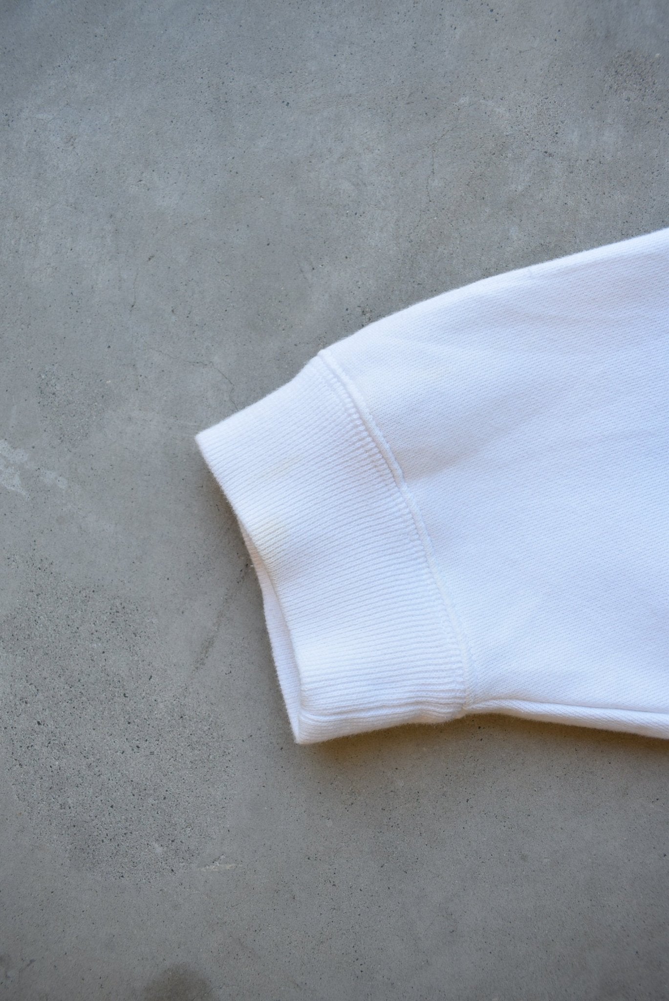 Chaps Ralph Lauren White Embroidered Spellout Crewneck — 2000s (L) - Retrospective Store