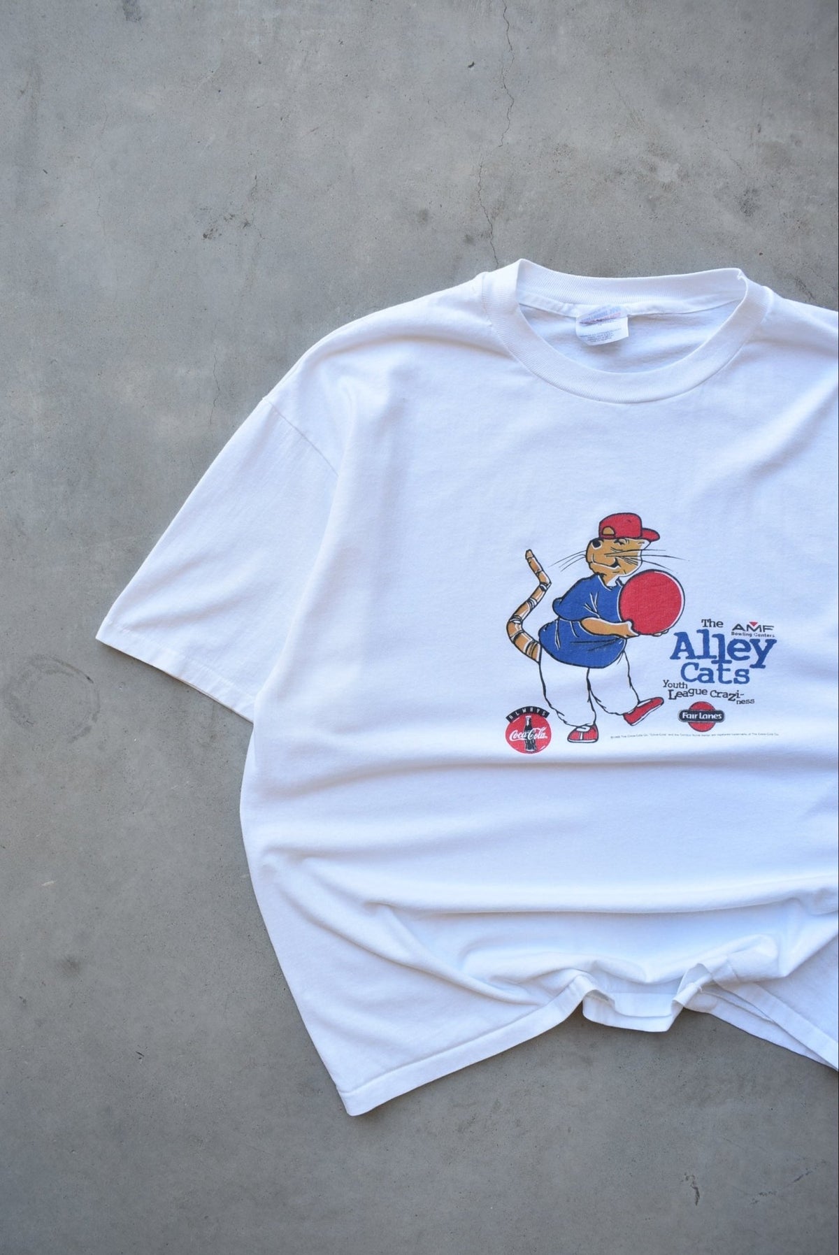 Coca-Cola x AMF Bowling 'Alley Cats' White Graphic Tee — 1995 (L/XL) - Retrospective Store