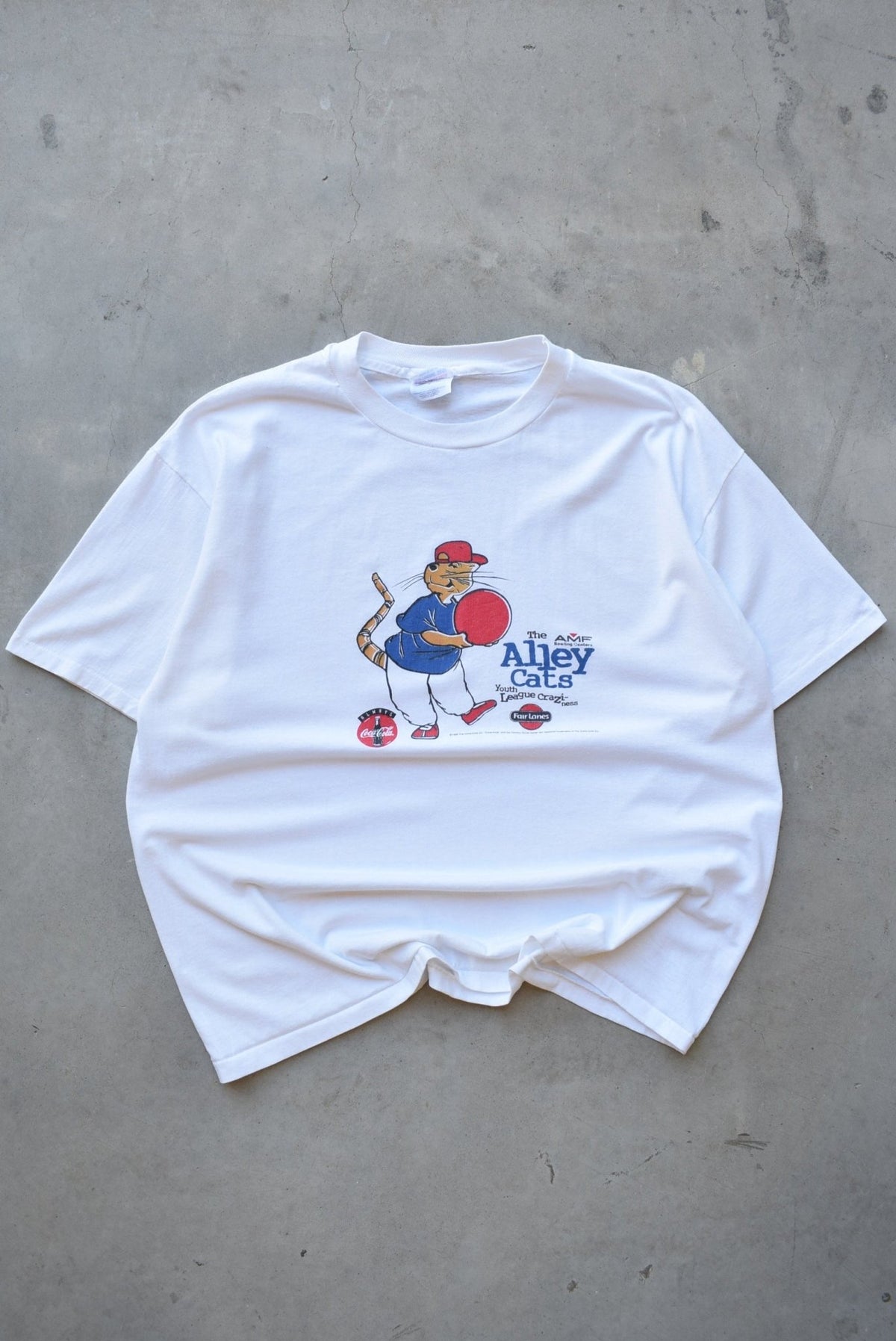 Coca-Cola x AMF Bowling 'Alley Cats' White Graphic Tee — 1995 (L/XL) - Retrospective Store