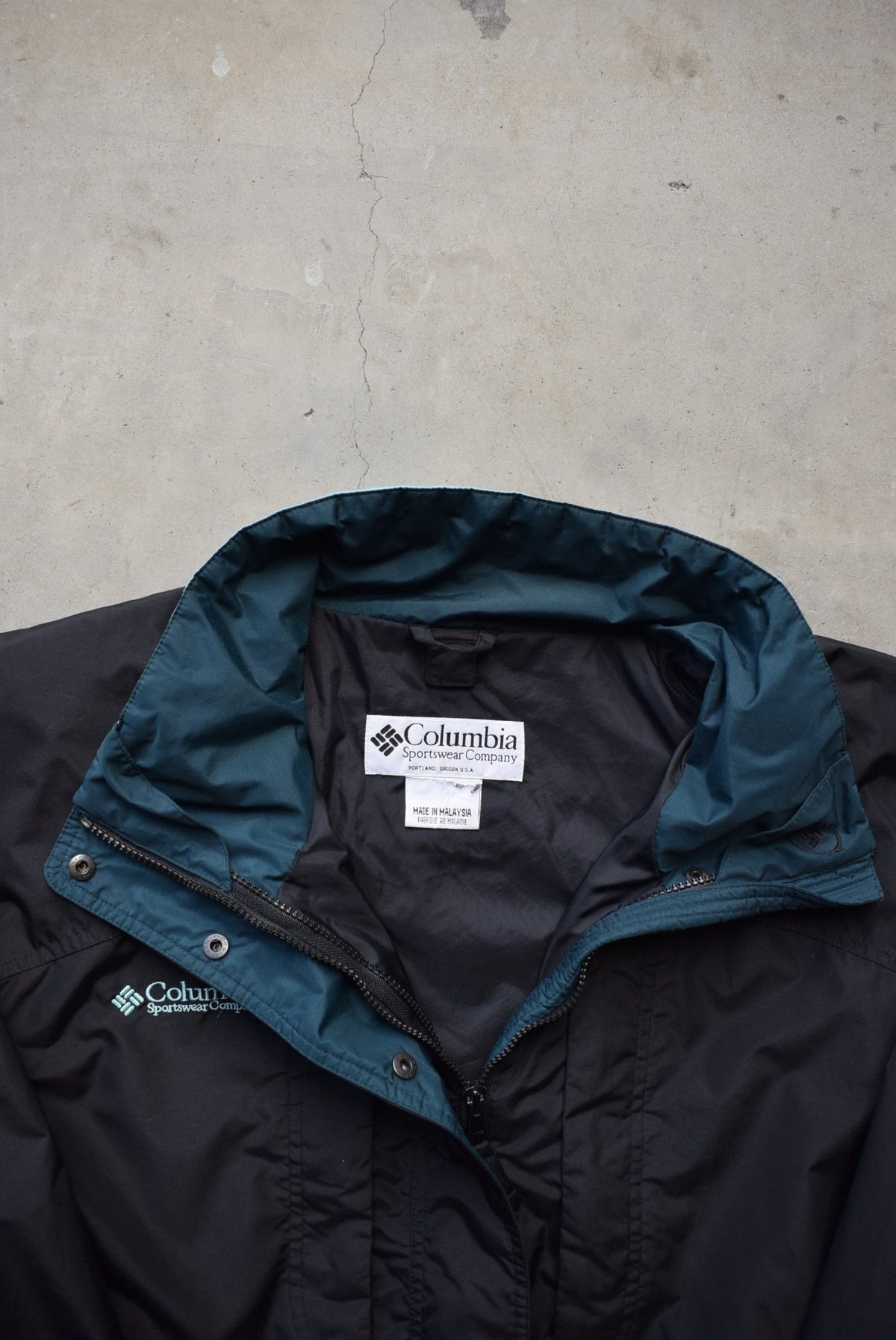 Columbia Black & Baby-Blue Embroidered Spellout Jacket — 1990s (M) - Retrospective Store
