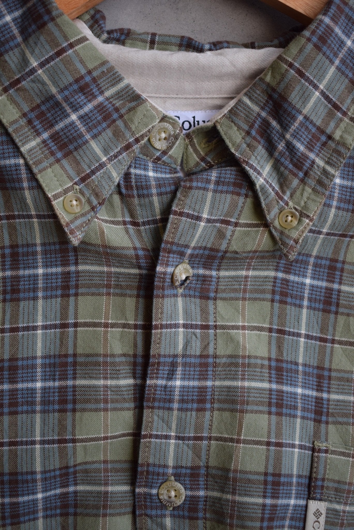 Columbia Cropped Long Sleeve Button Up — 2000s (XXL) - Retrospective Store