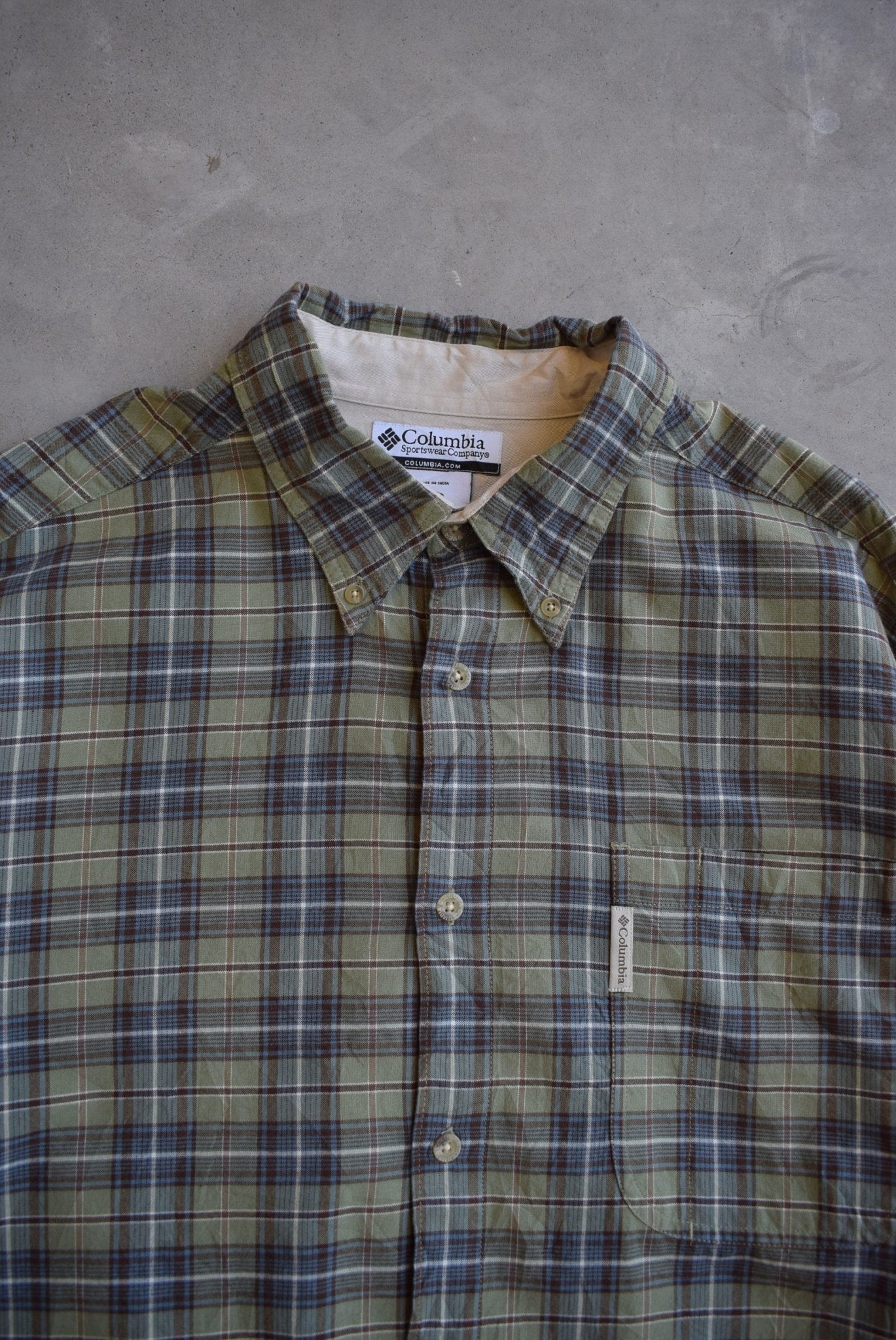 Columbia Cropped Long Sleeve Button Up — 2000s (XXL) - Retrospective Store