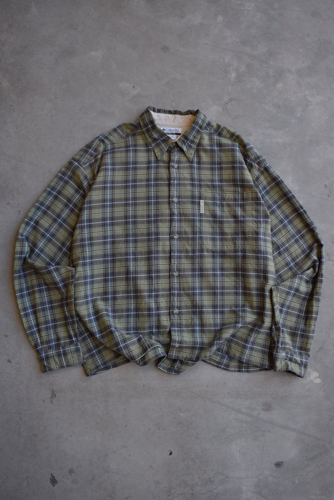Columbia Cropped Long Sleeve Button Up — 2000s (XXL) - Retrospective Store