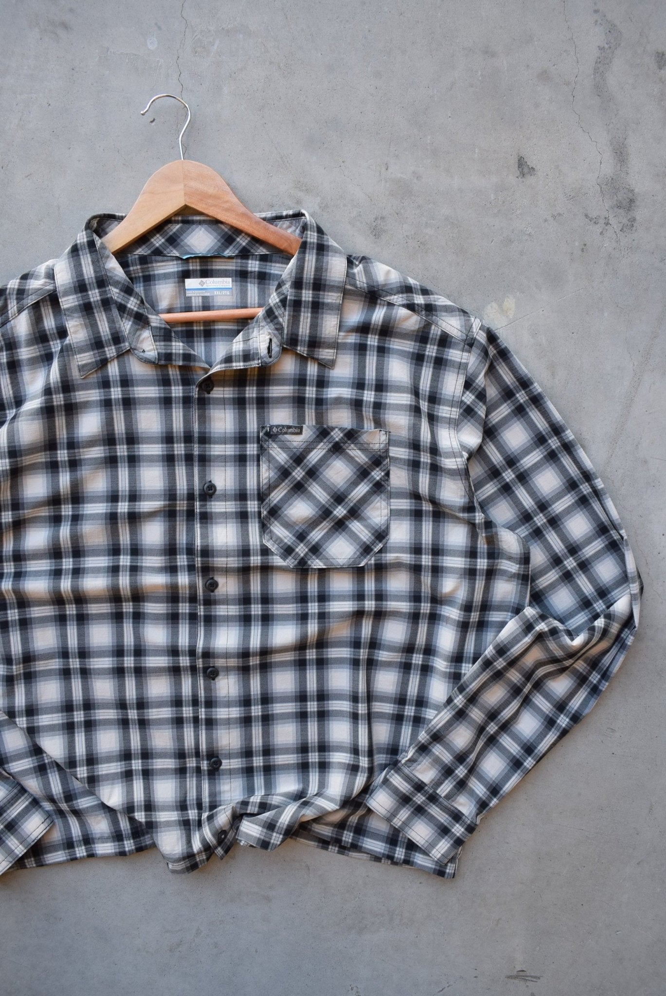 Columbia Grey Cropped Long Sleeve Button Up — 2000s (XL) - Retrospective Store