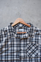 Columbia Grey Cropped Long Sleeve Button Up — 2000s (XL) - Retrospective Store