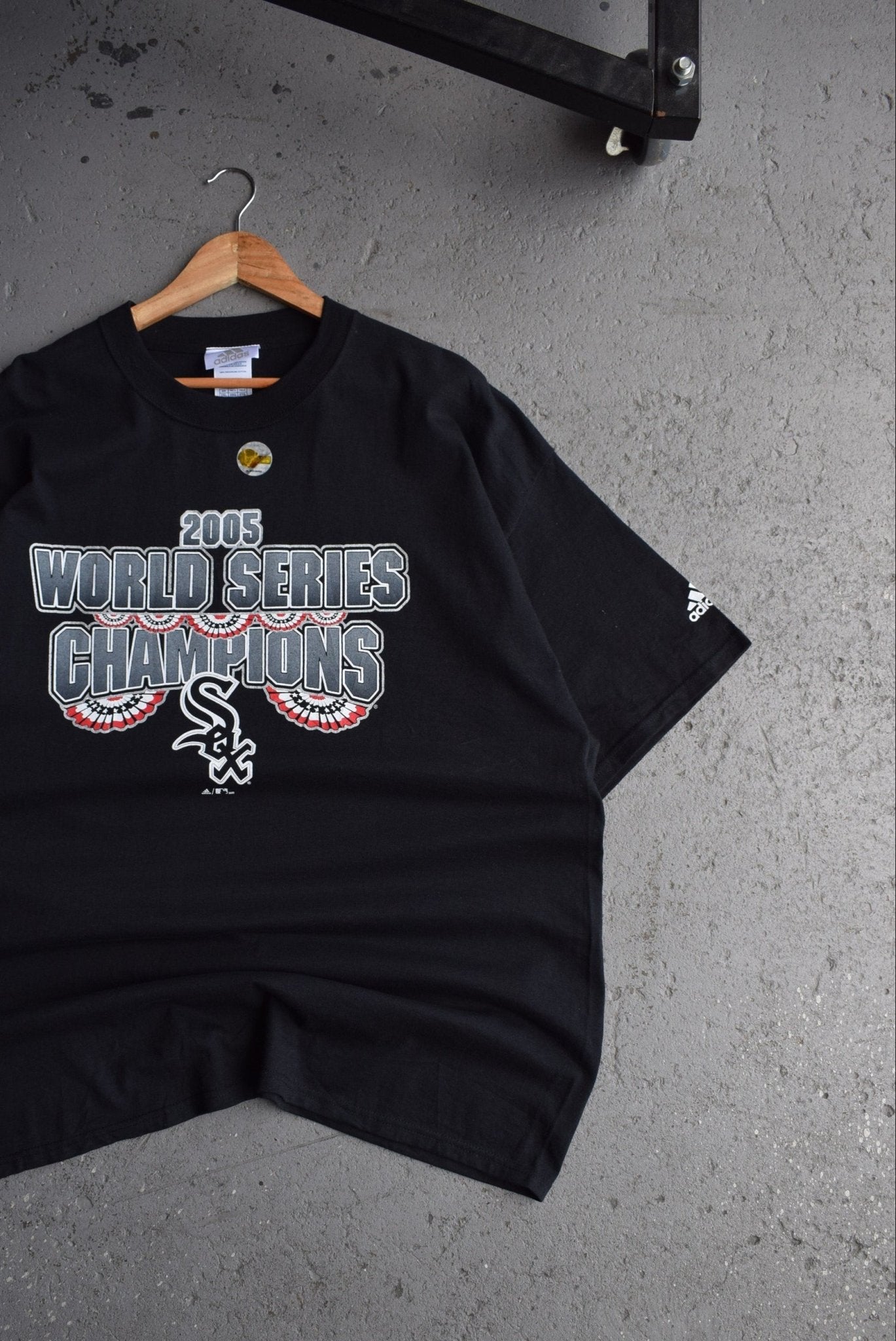 *Deadstock* Vintage 2005 Adidas x MLB Chicago White Sox World Series Champions Tee (XXL) - Retrospective Store
