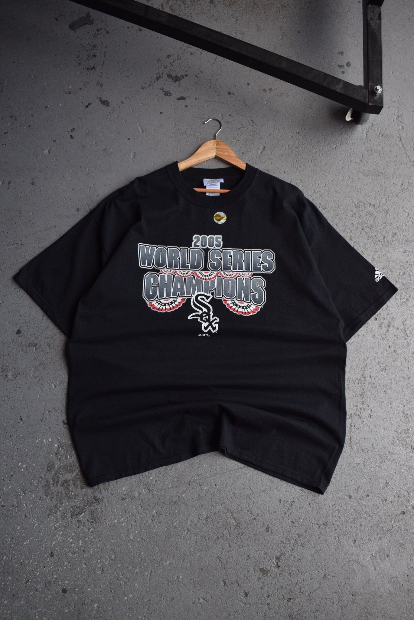 *Deadstock* Vintage 2005 Adidas x MLB Chicago White Sox World Series Champions Tee (XXL) - Retrospective Store