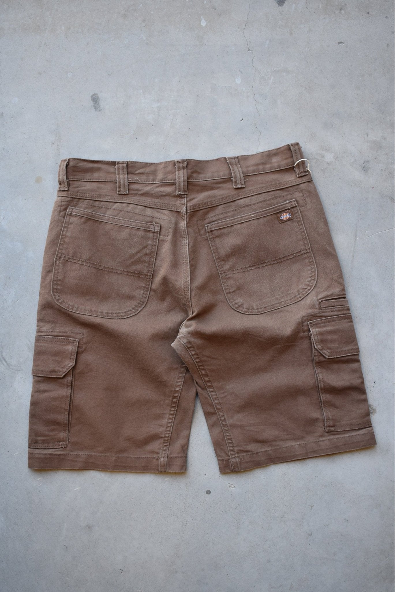 Dickies Brown Carpenter Shorts — 2000s (34) - Retrospective Store