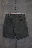 Dickies Carpenter Shorts — 2000s (36) - Retrospective Store