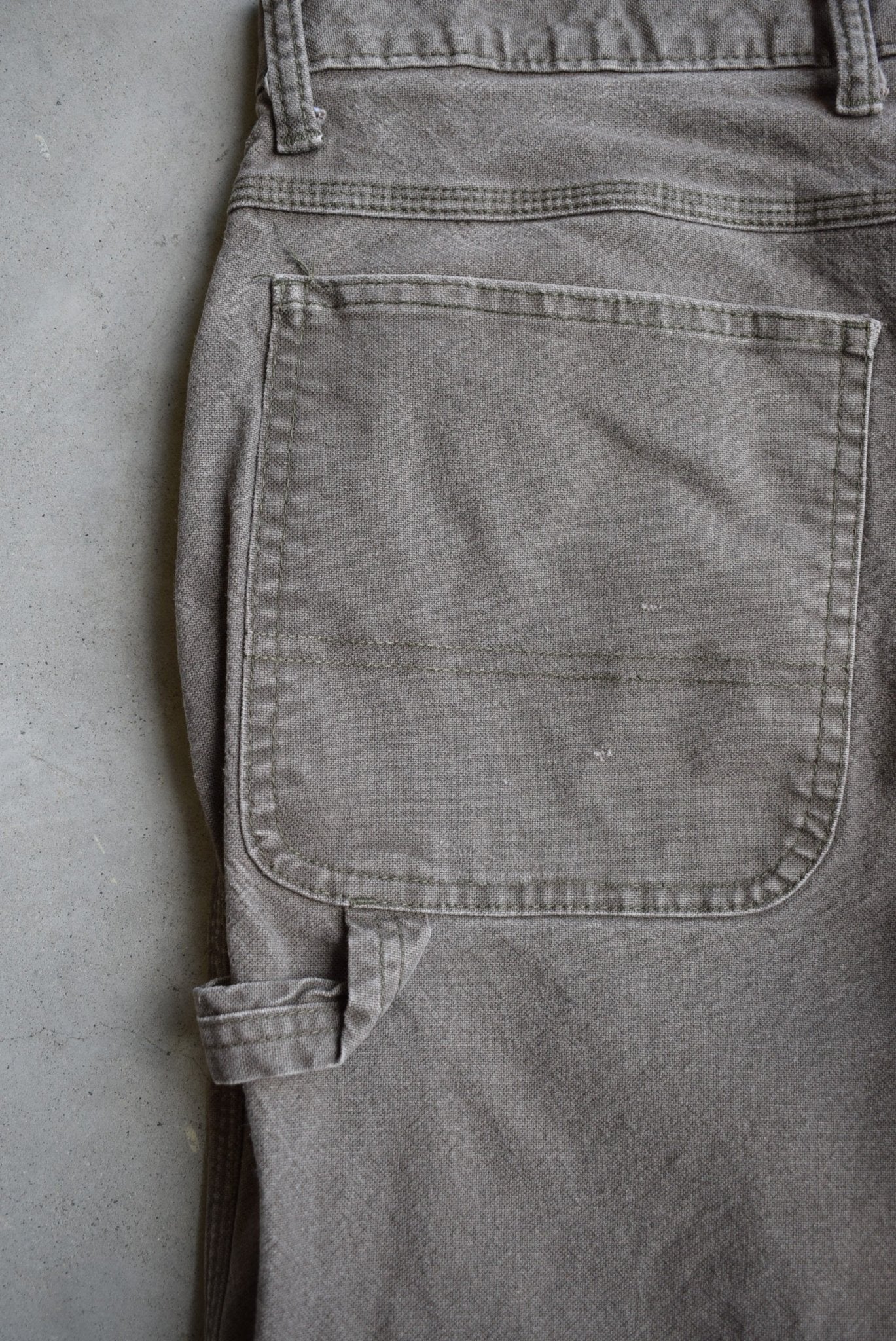 Dickies Faded Green Carpenter Pants — 2000s (33) - Retrospective Store