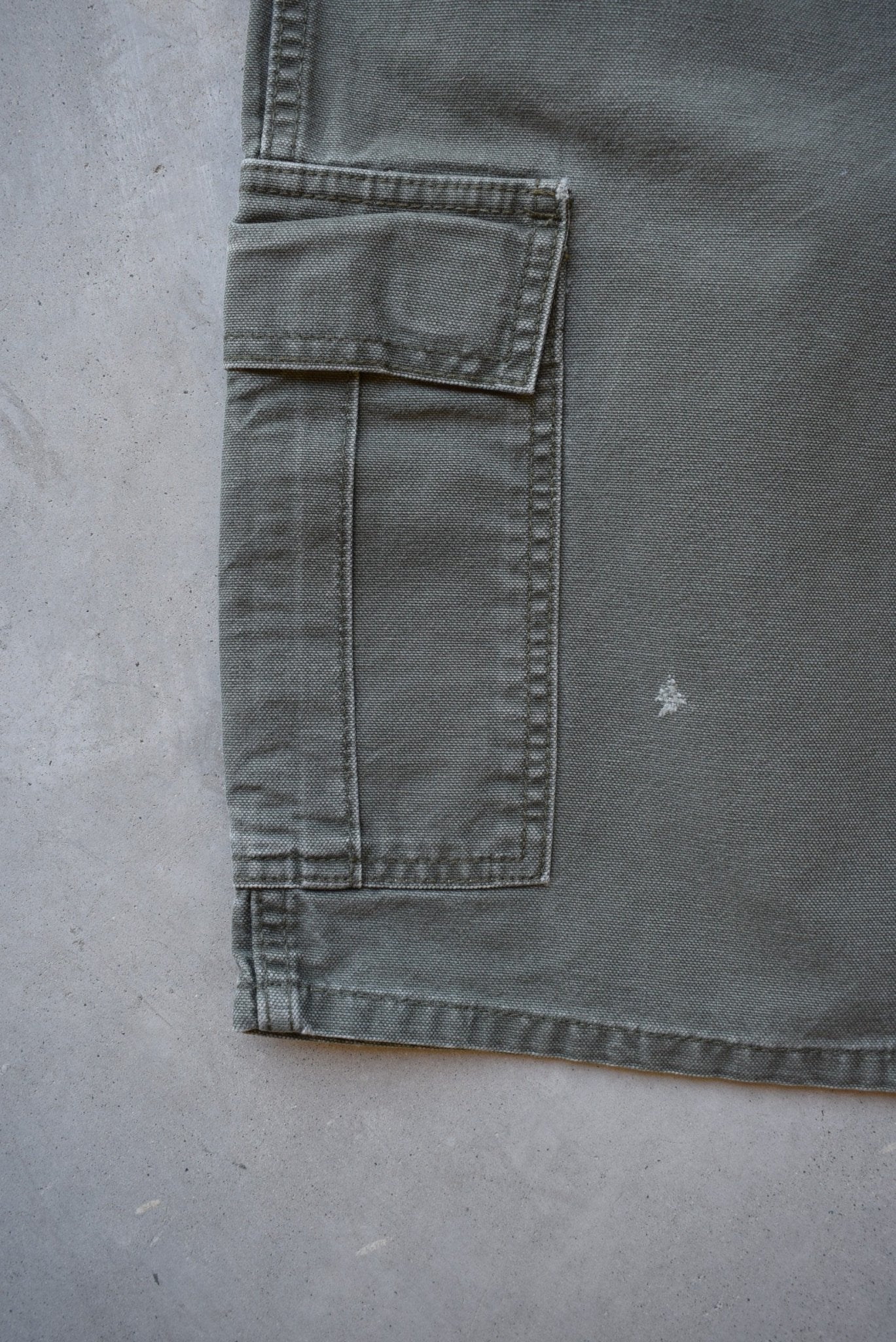 Dickies Green Carpenter Shorts — 2000s (32) - Retrospective Store