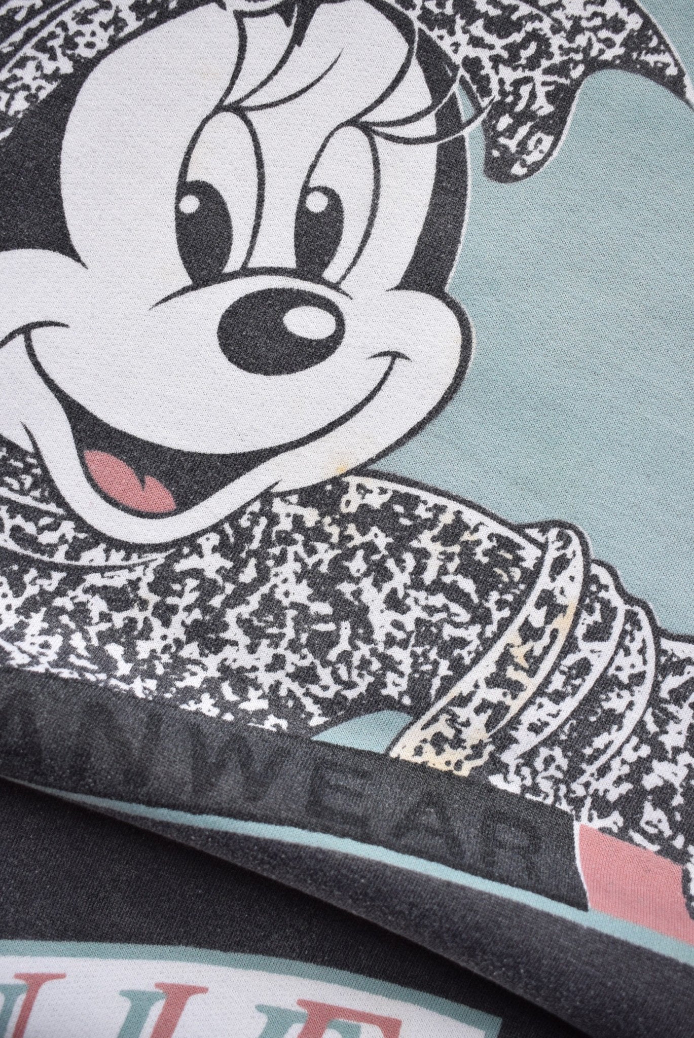 Disney Minnie Mouse White & Black Graphic Crewneck — 1990s (M/L) - Retrospective Store