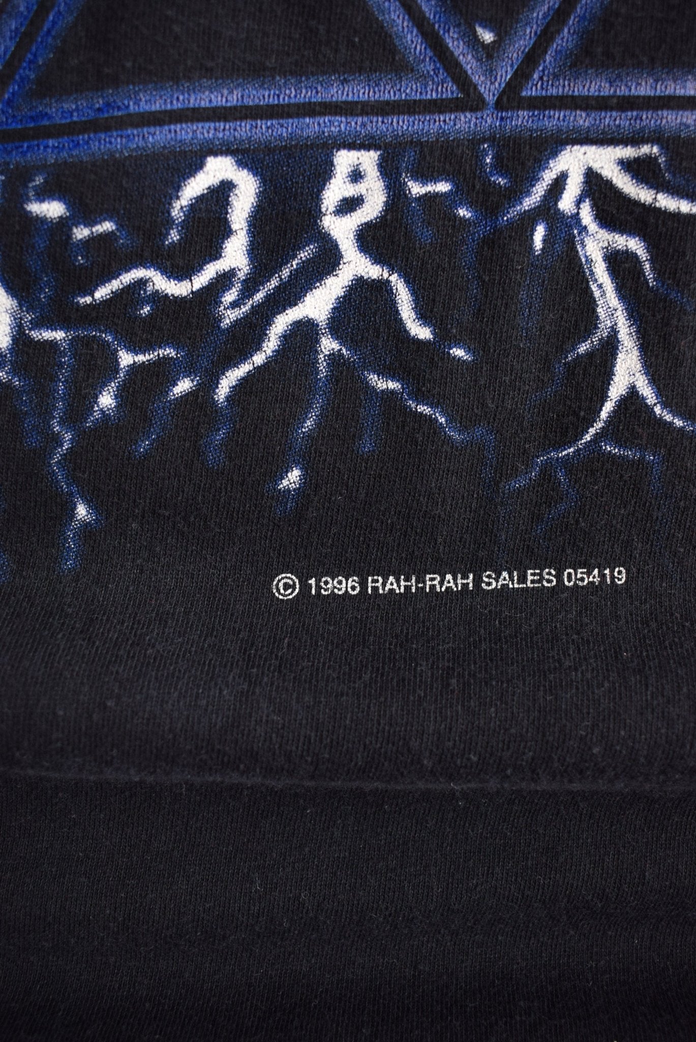 Duke University Blue Devils Black Graphic Tee — 1996 (L) - Retrospective Store