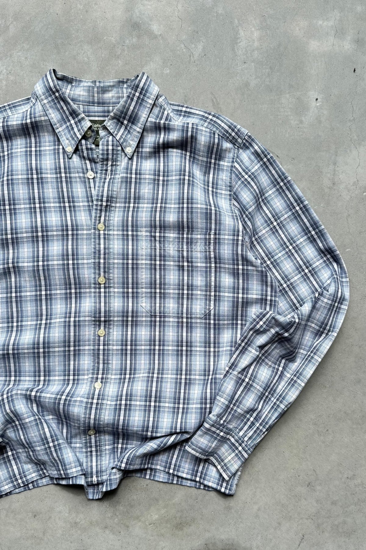 Eddie Bauer Blue & White Cropped Long Sleeve Button Up — 2000s (M/L) - Retrospective Store