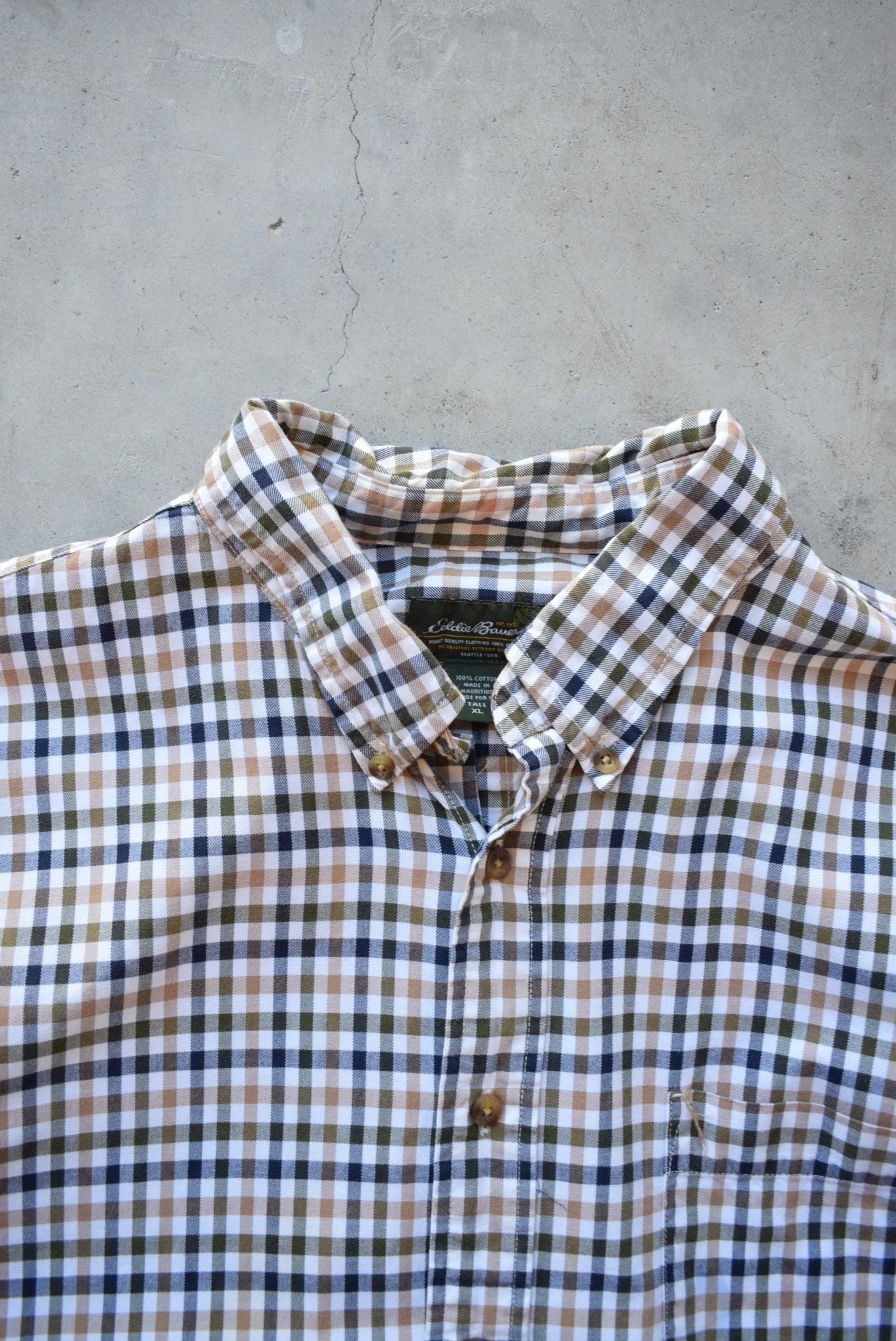 Eddie Bauer Tan Cropped Long Sleeve Button Up — 2000s (XL) - Retrospective Store