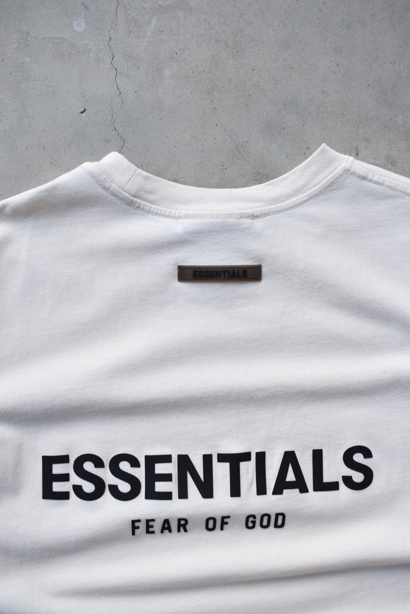 Essentials Fear of God Beige Spellout Tee — 2000s (M) - Retrospective Store