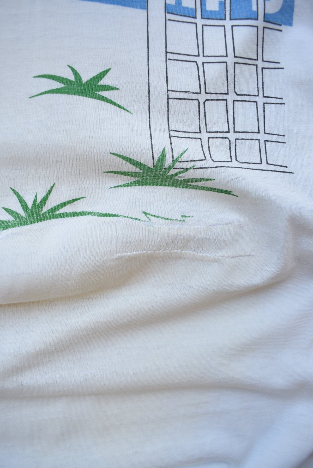 FIFA World Cup USA White Graphic Tee — 1994 (XL/XXL) - Retrospective Store