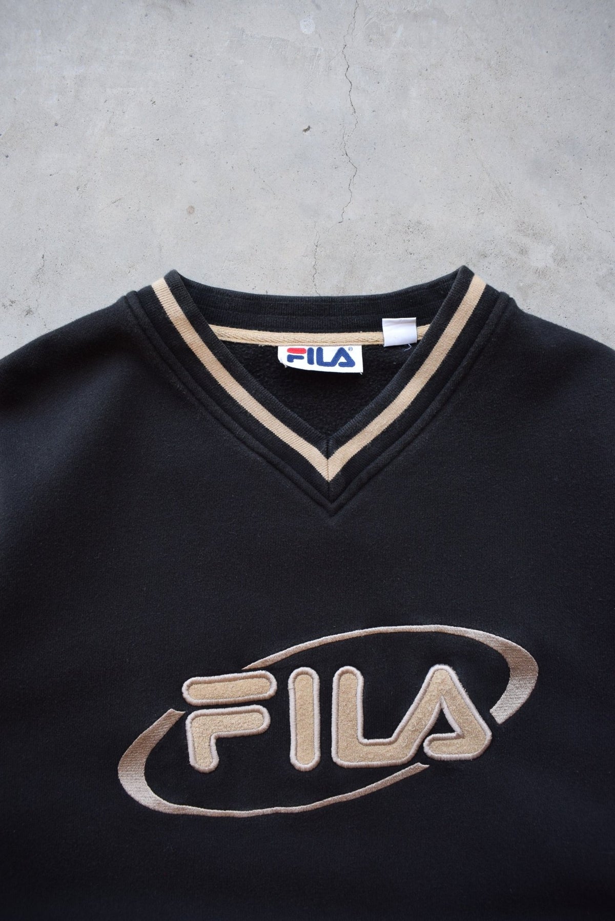 Fila Black & Tan Embroidered Spellout Crewneck — 1990s (L) - Retrospective Store