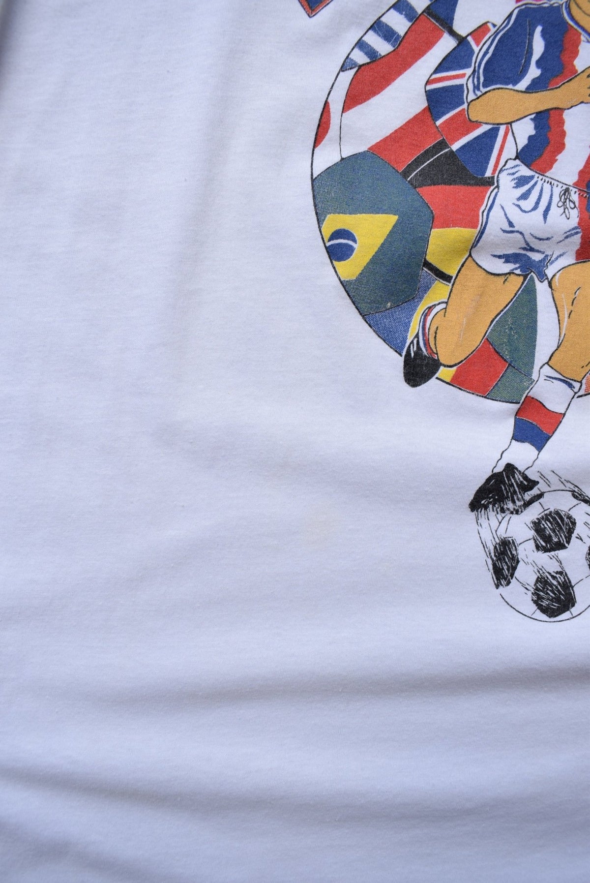 Football World Champion White Graphic Tee — 1990s (M) - Retrospective Store
