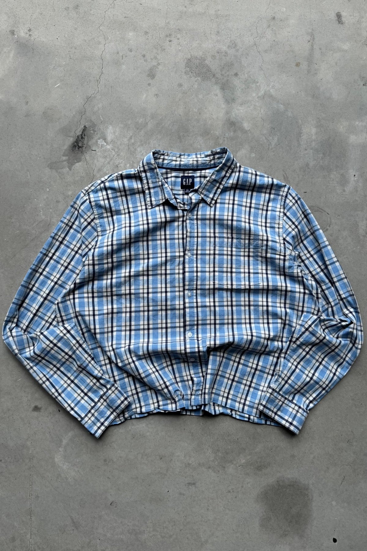 Gap Baby-Blue Cropped Long Sleeve Button Up — 2000s (L/XL) - Retrospective Store