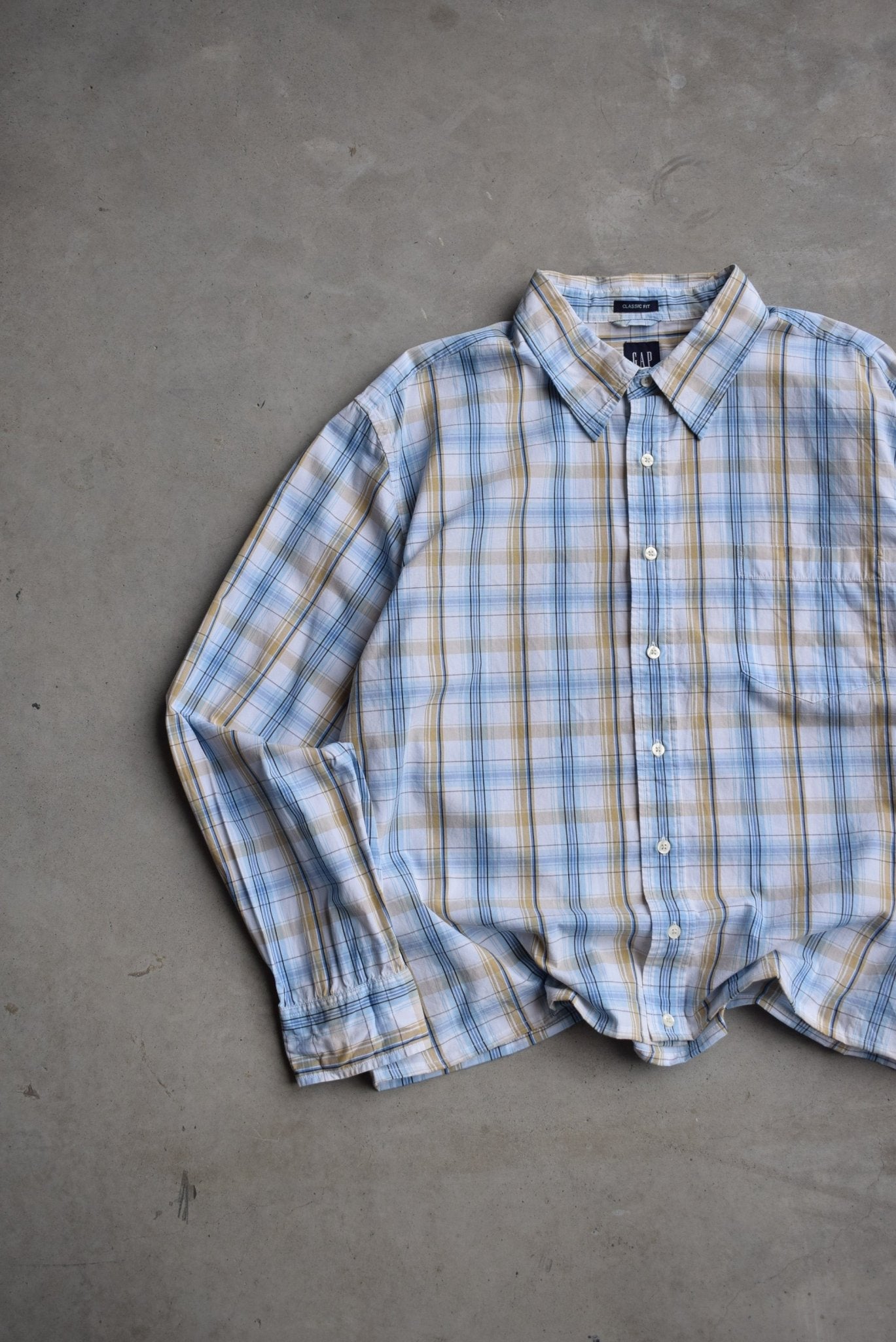 GAP Cropped Long Sleeve Button Up — 2000s (L) - Retrospective Store