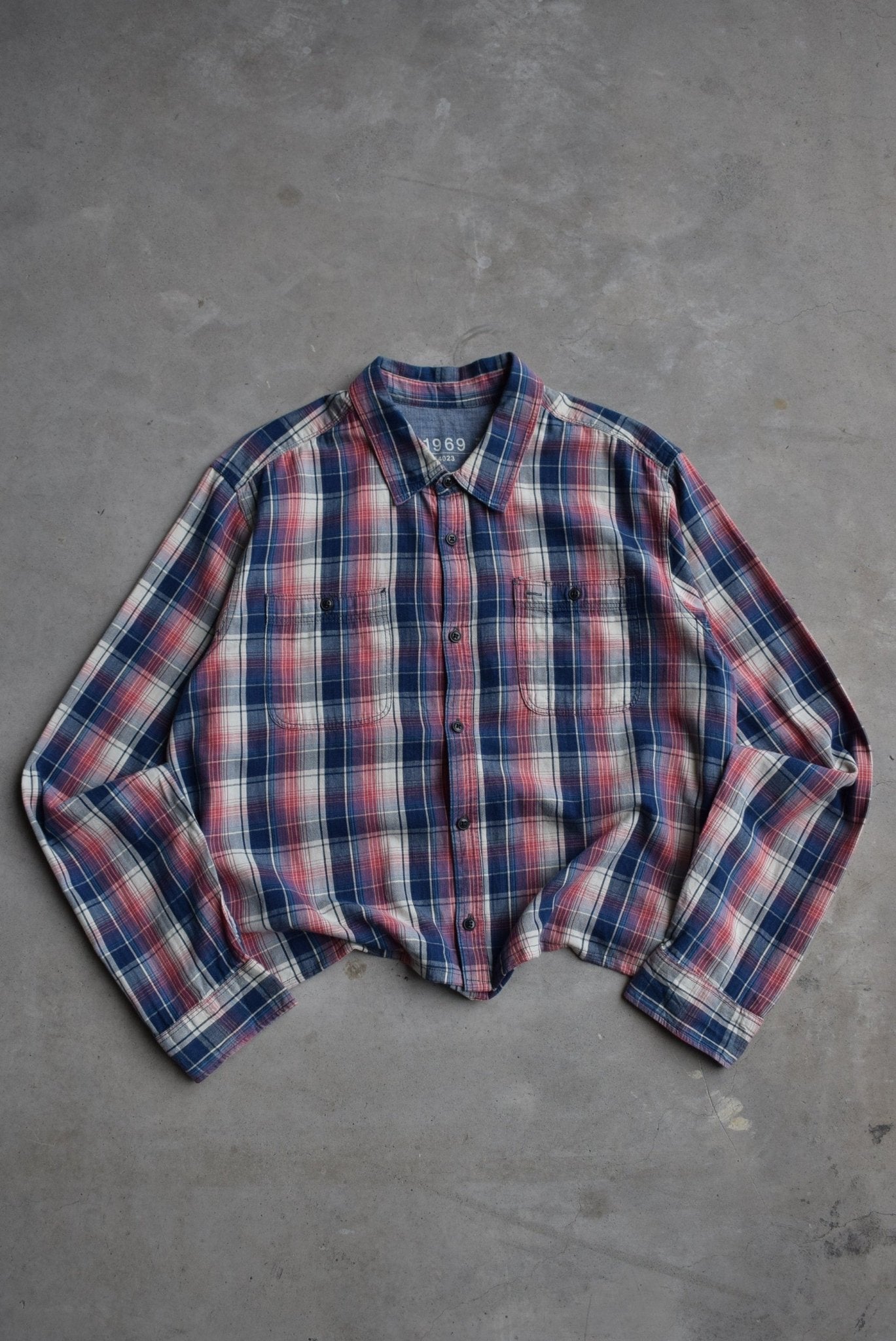 GAP Cropped Long Sleeve Button Up — 2000s (L) - Retrospective Store