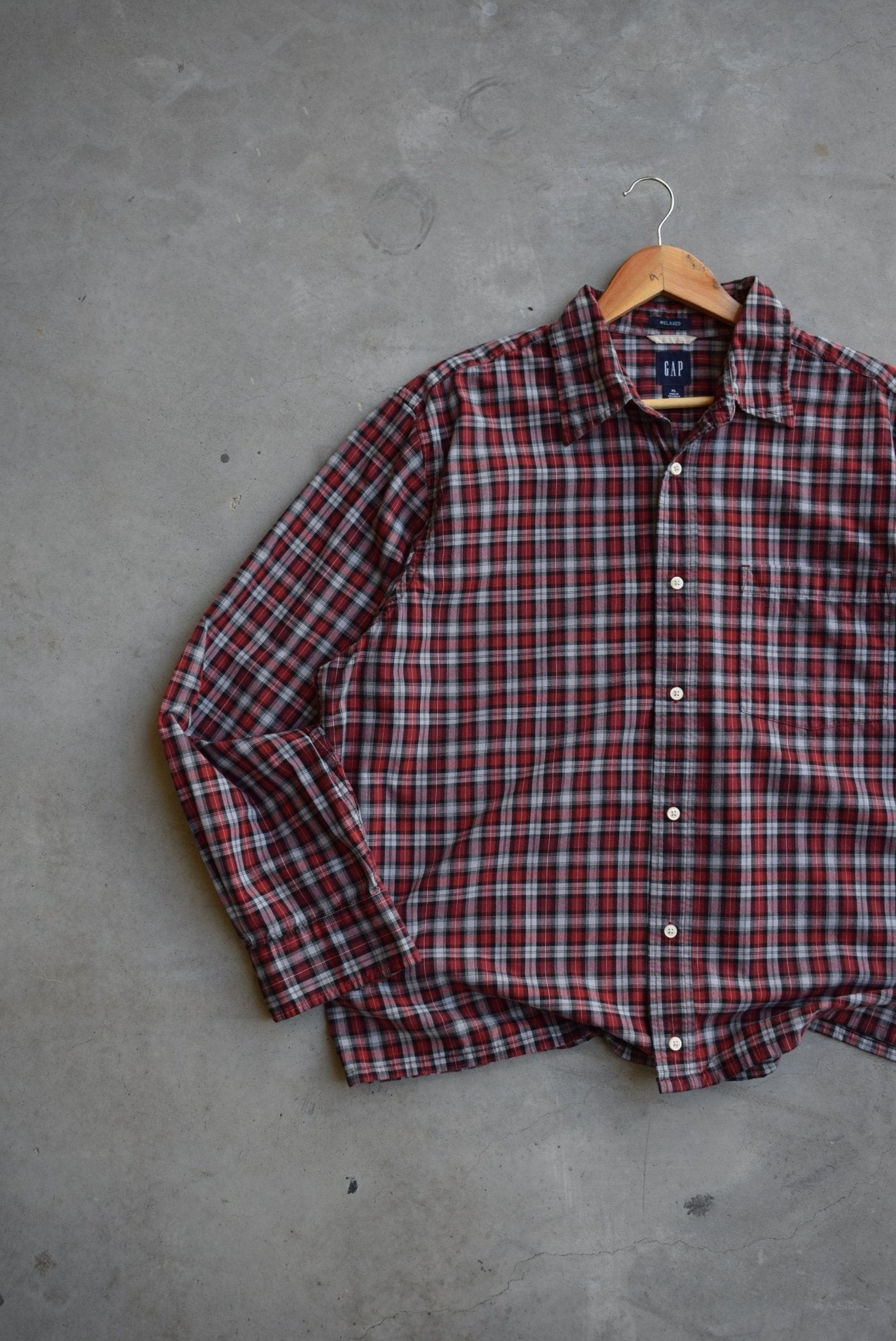 GAP Cropped Long Sleeve Button Up — 2000s (XL) - Retrospective Store