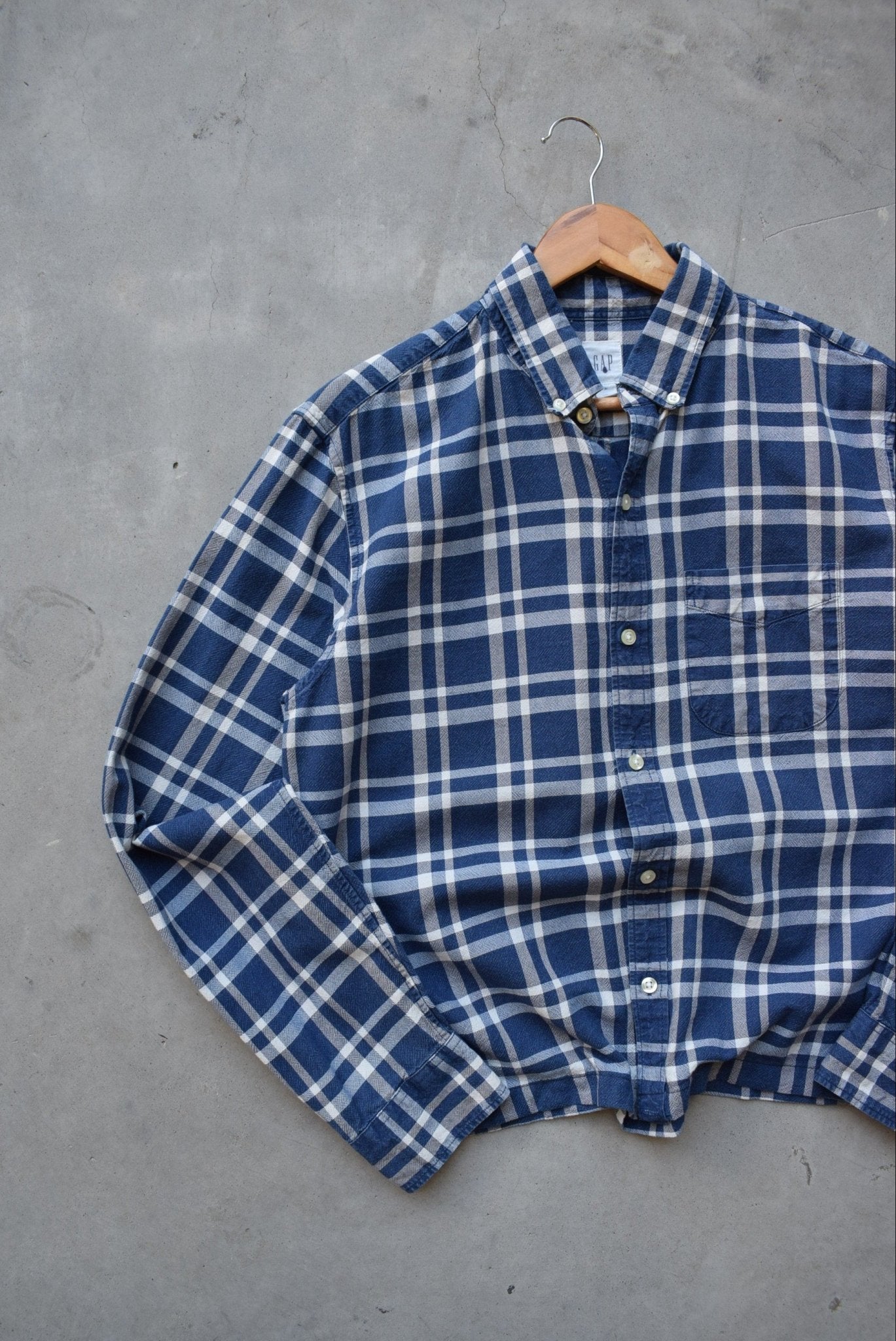 GAP Navy Cropped Long Sleeve Button Up — 2000s (M) - Retrospective Store