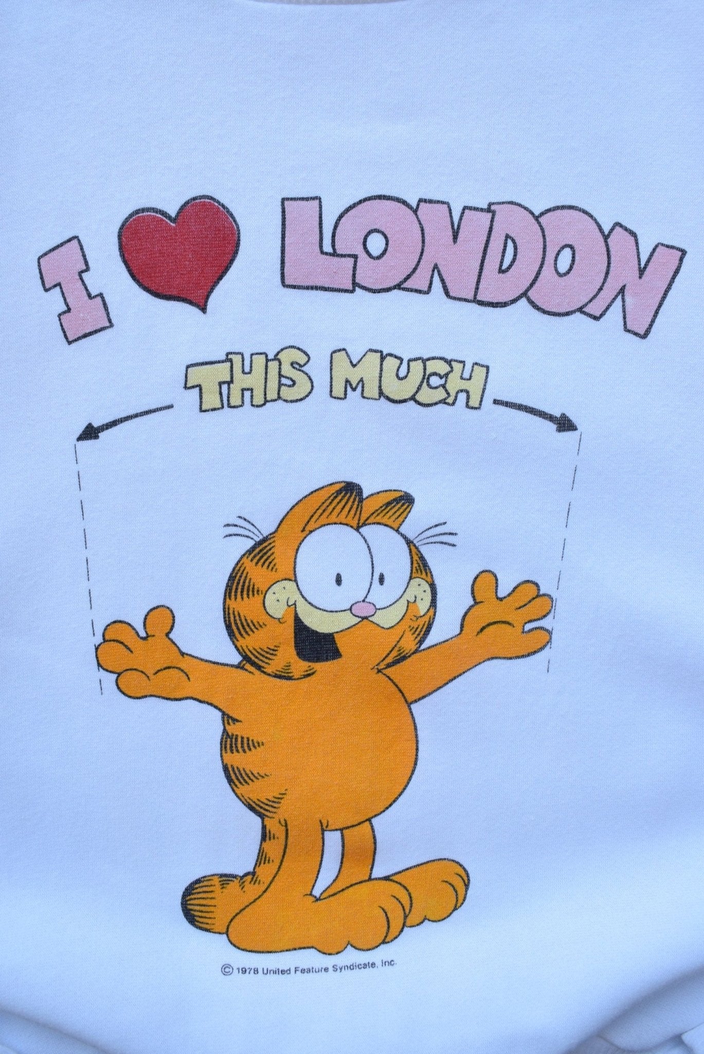 Garfield 'I Love London' White Graphic Crewneck — 1990s (S) - Retrospective Store