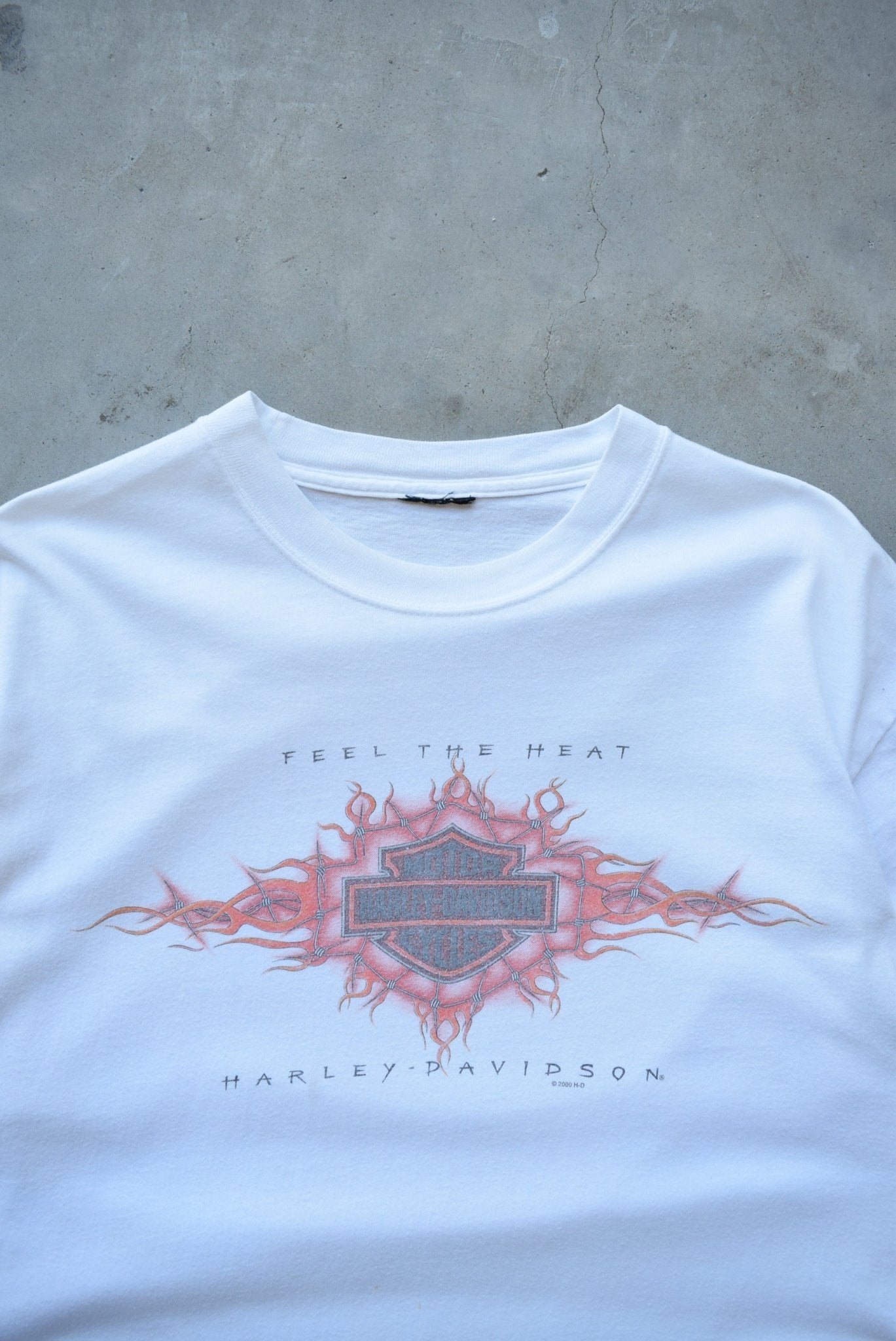 Harley Davidson Motorcycles White Graphic Tee — 2000 (M/L) - Retrospective Store