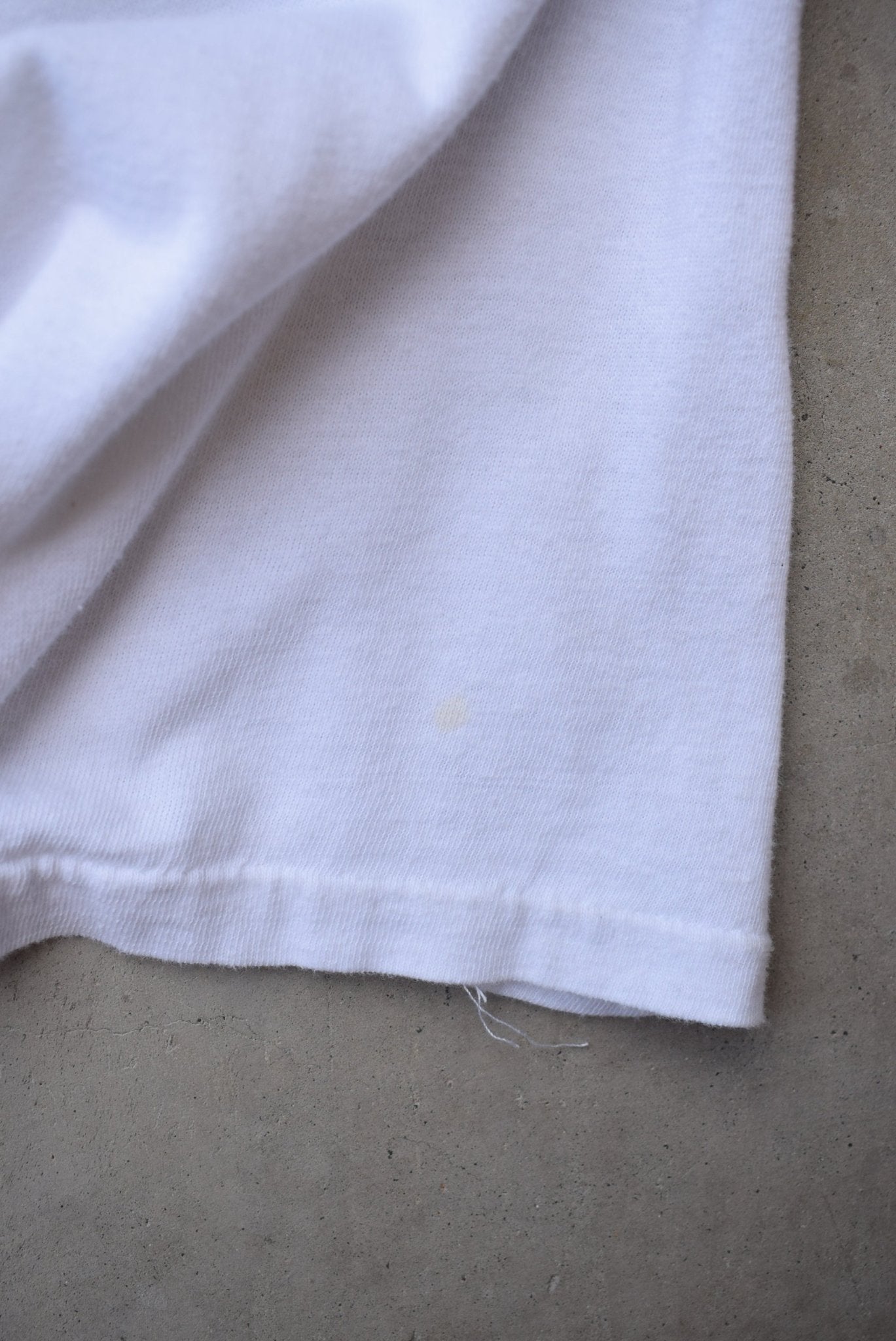 Hawaii Waikiki White Graphic Tee — 2000s (L) - Retrospective Store
