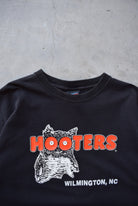 Hooters Black Graphic Tee — 1990s (L) - Retrospective Store
