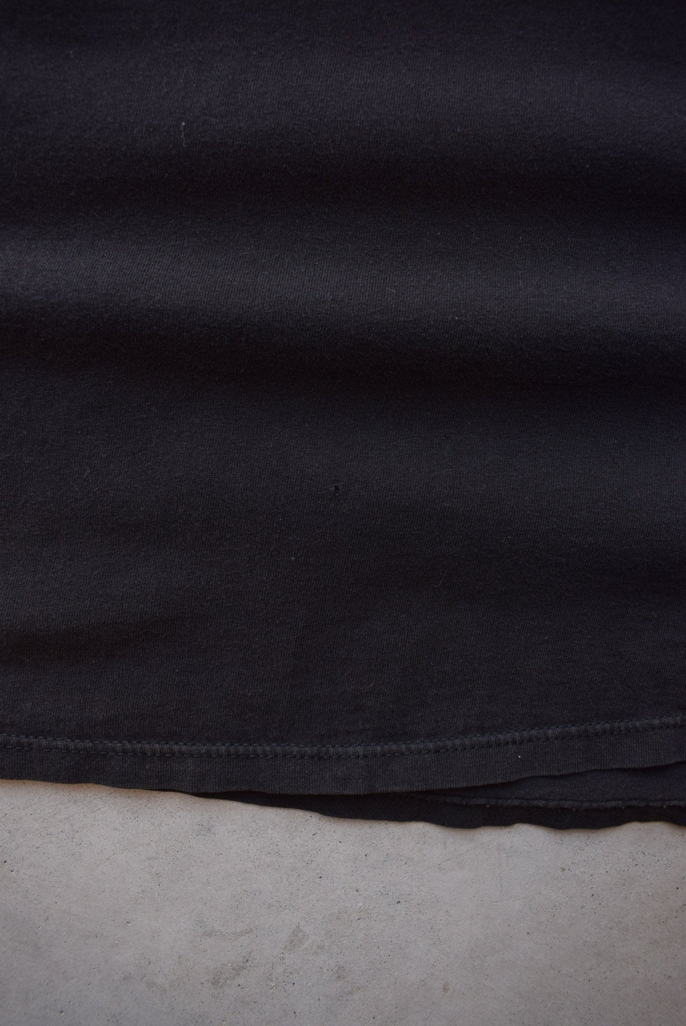 Hooters Black Graphic Tee — 1990s (L) - Retrospective Store