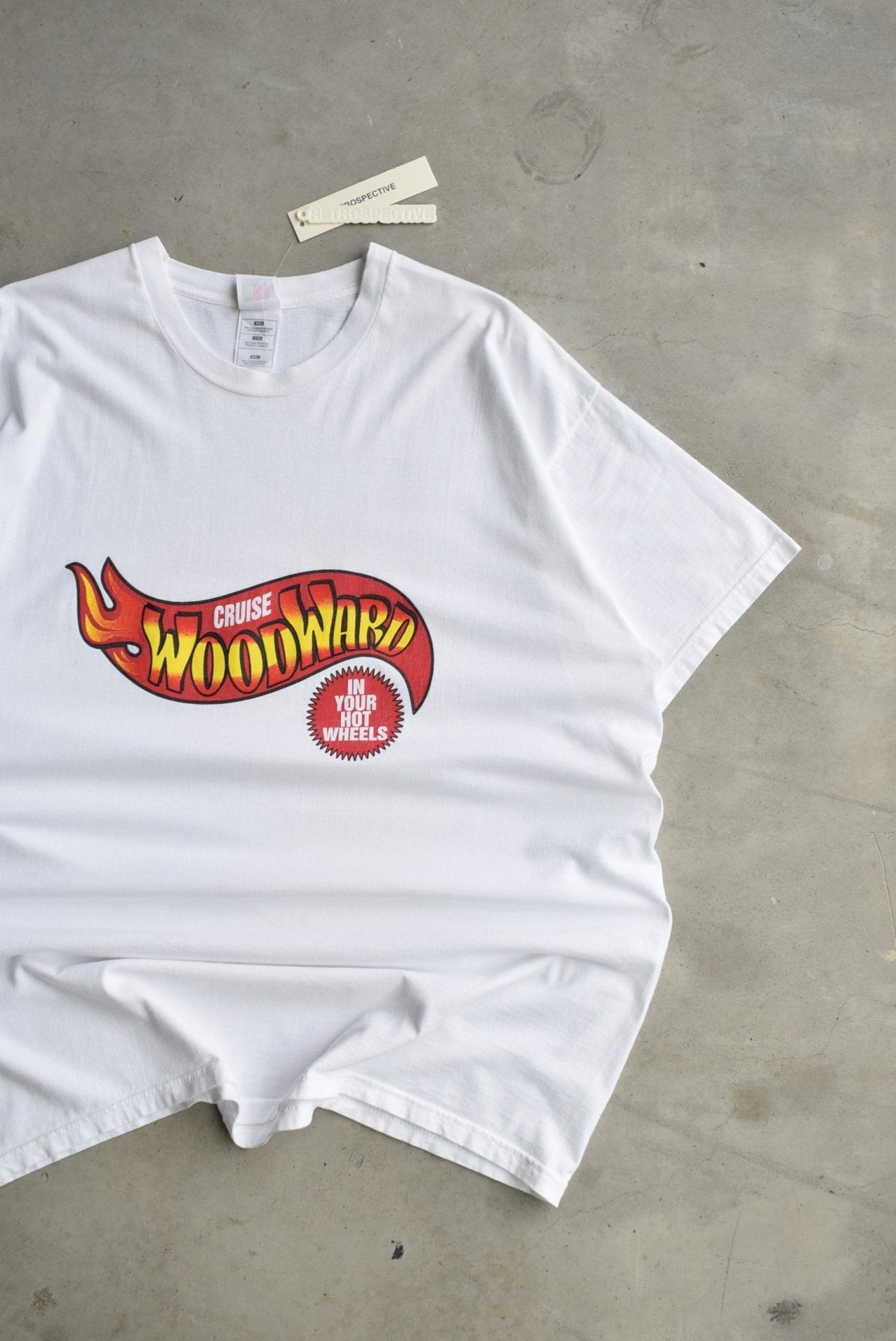 Hot Wheels Woodward Cruise White Graphic Tee — 2000s (XL/XXL) - Retrospective Store