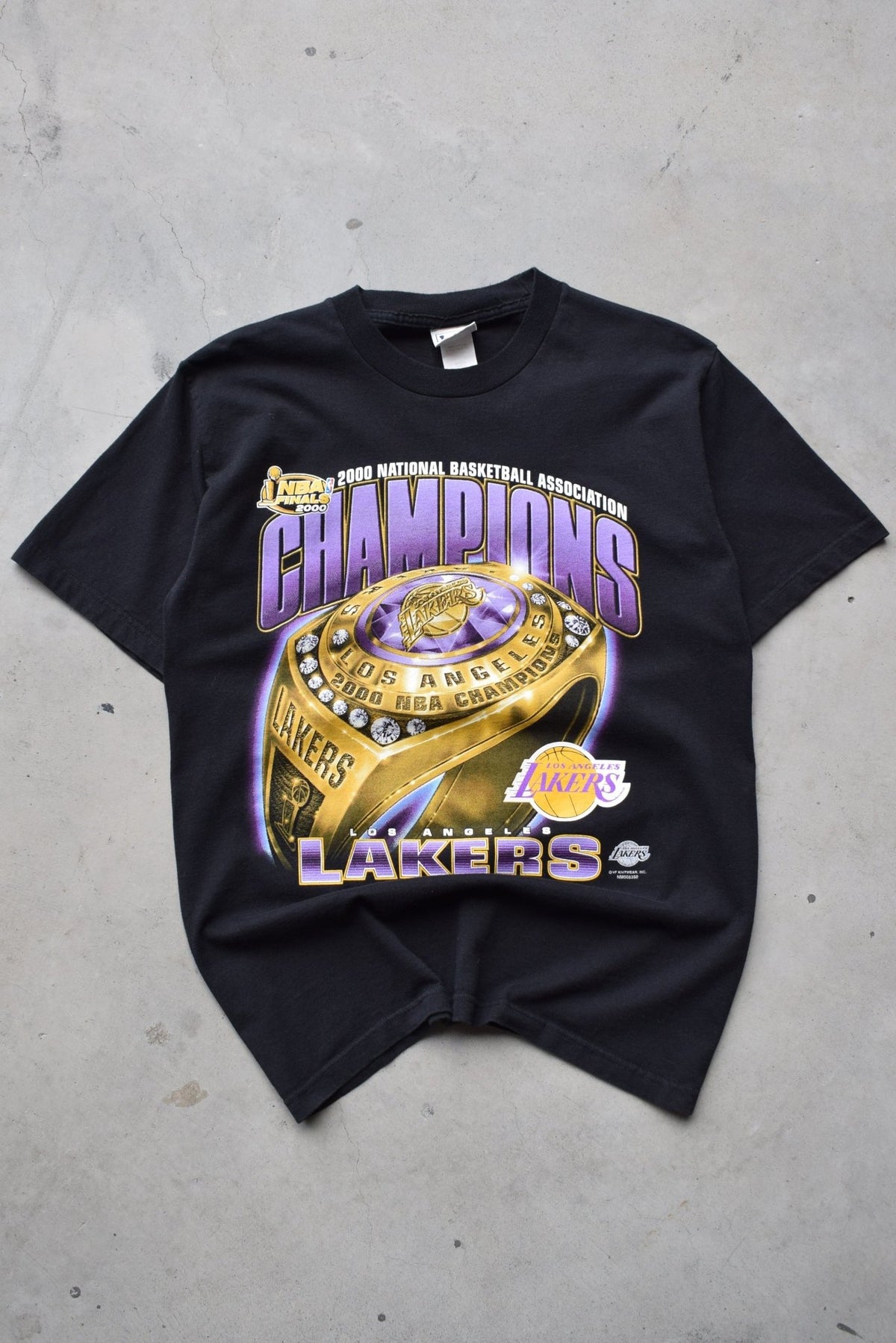 LEE Sports x NBA Los Angeles Lakers Champions Black Graphic Tee — 2000 (M) - Retrospective Store